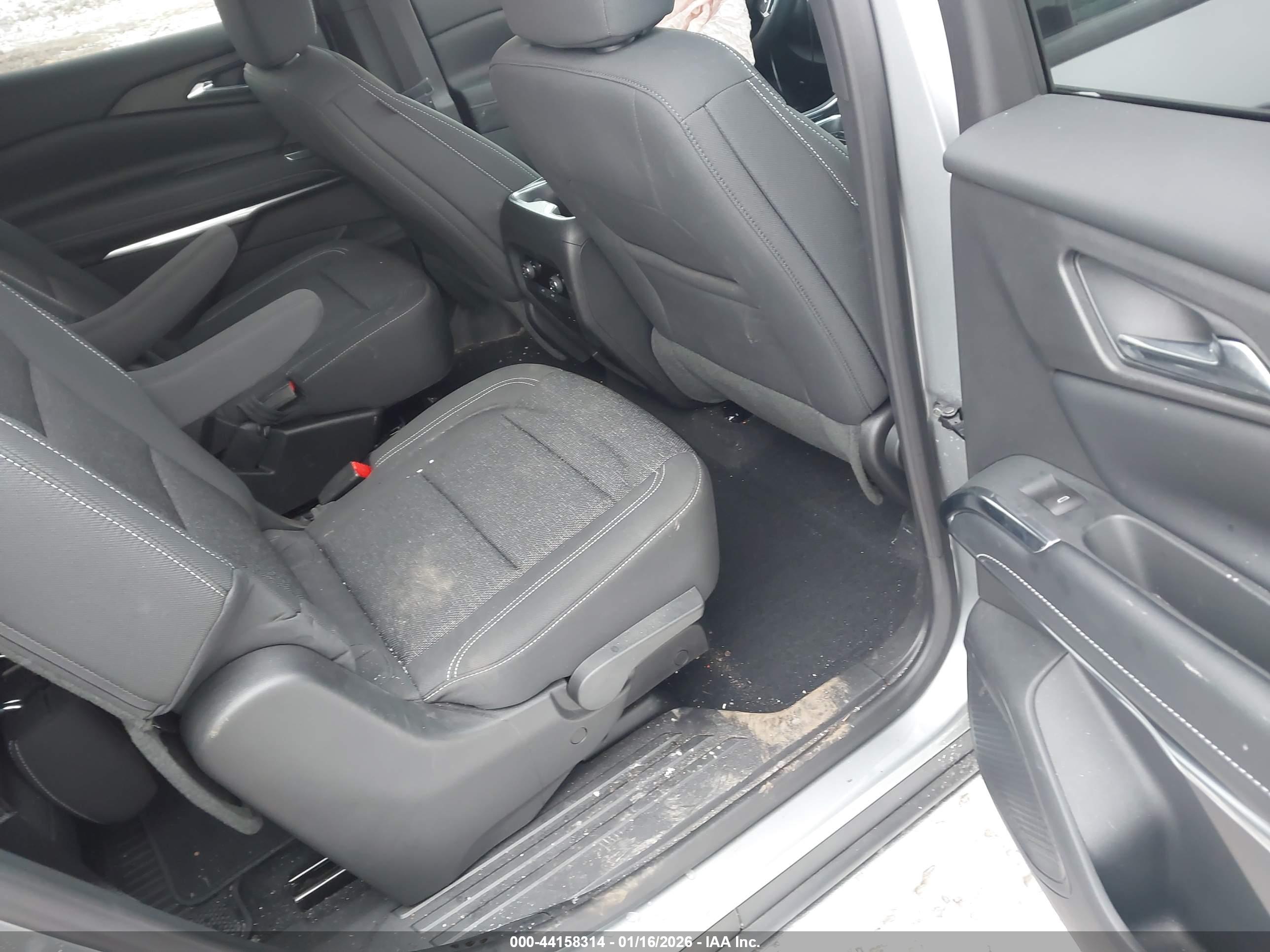 CHEVROLET TRAVERSE image 8