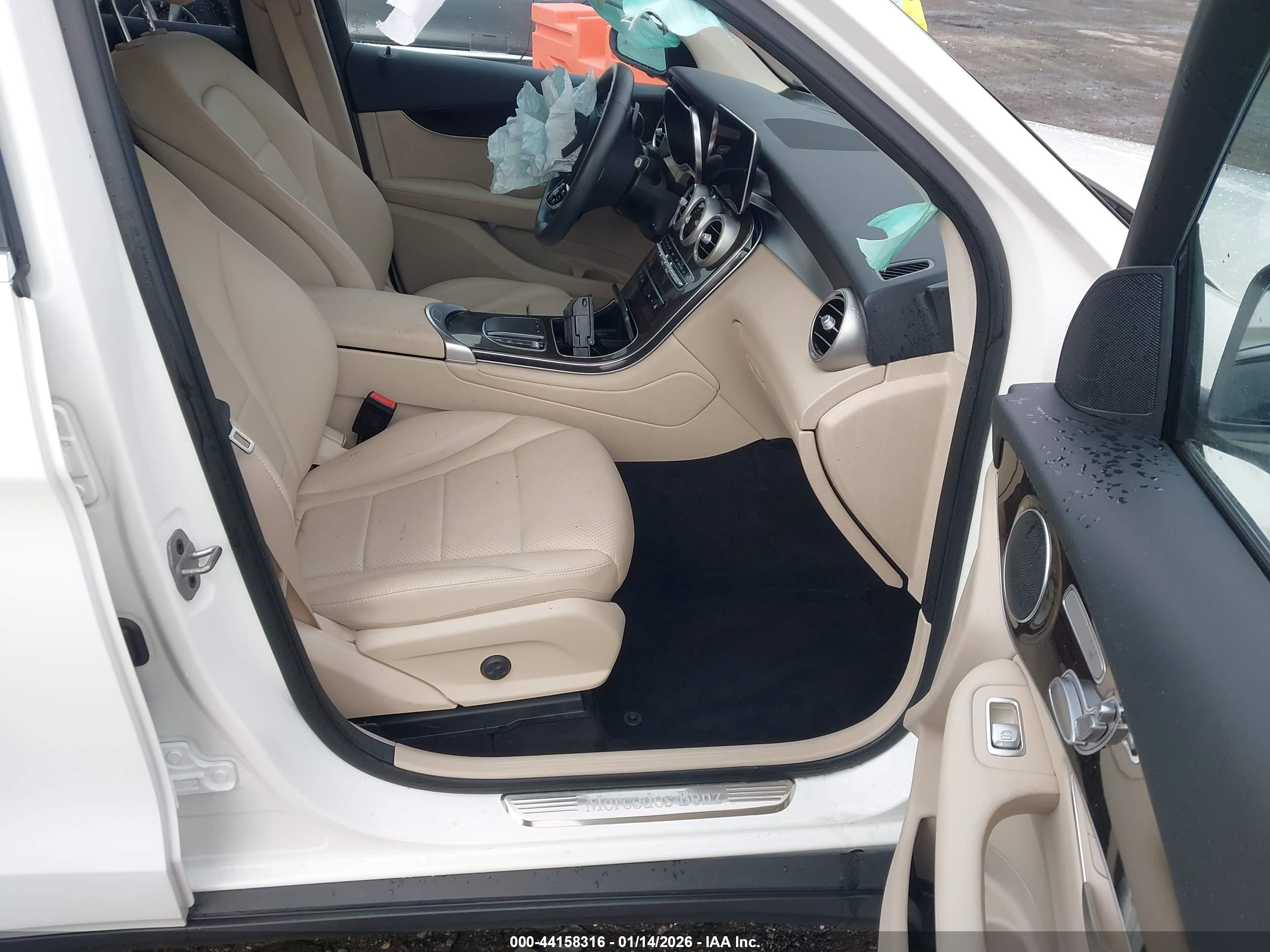 MERCEDES-BENZ GLC image 5