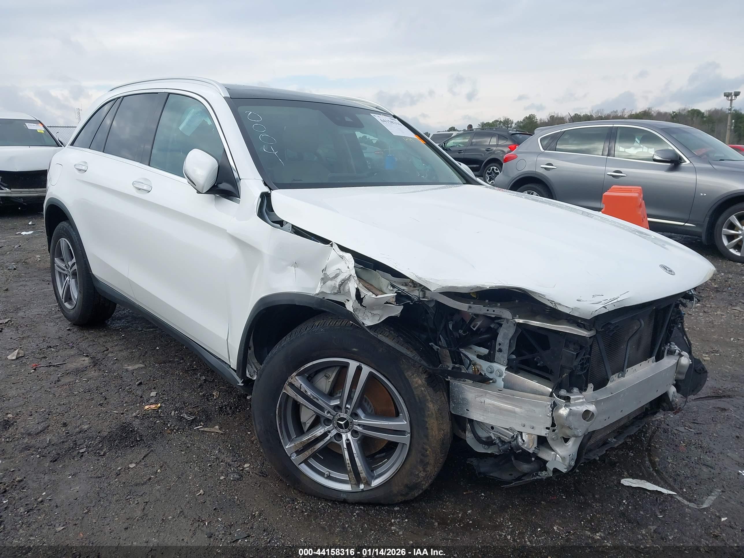 MERCEDES-BENZ GLC image 6