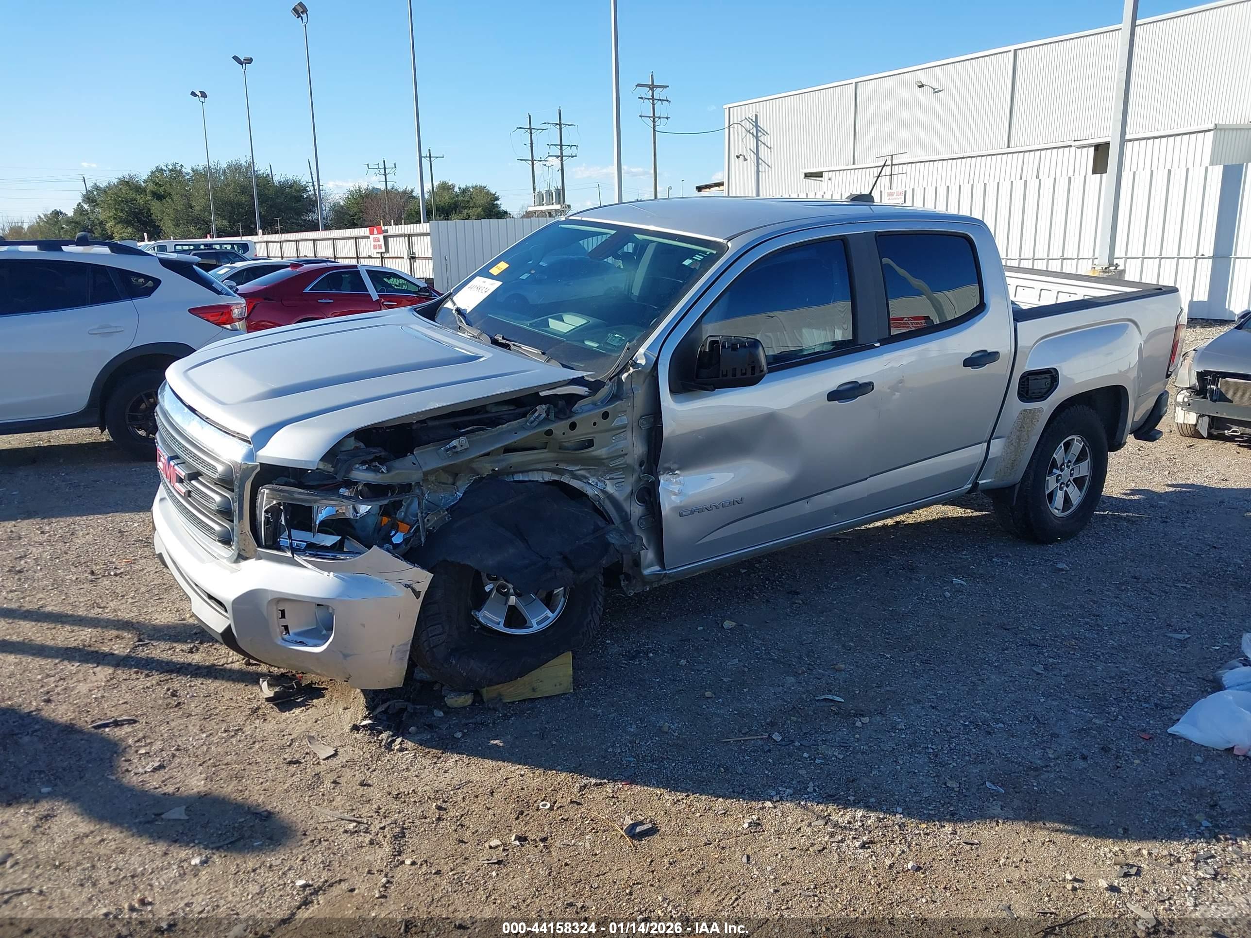 GMC CANYON image 2