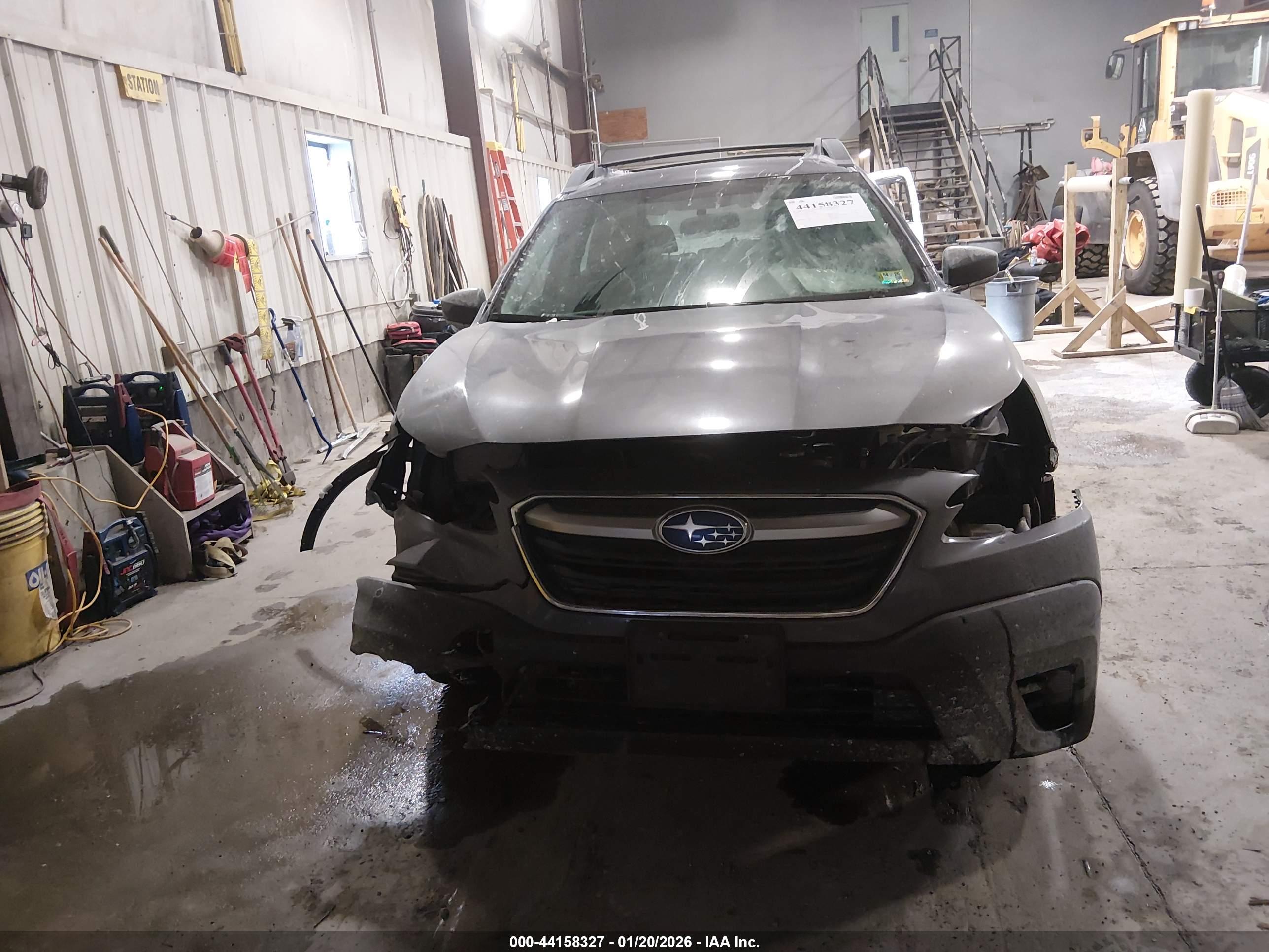 SUBARU OUTBACK image 6