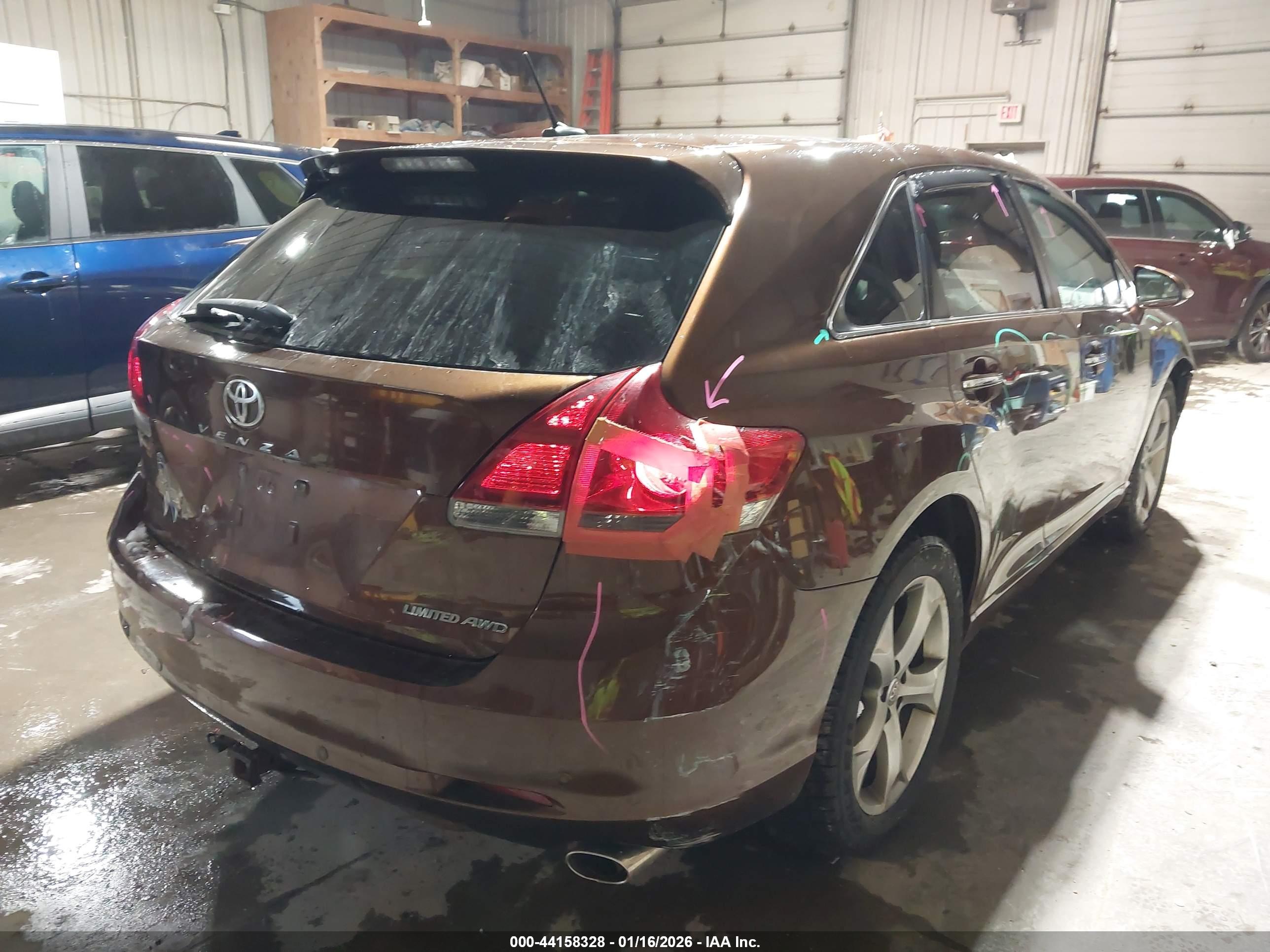 TOYOTA VENZA image 4