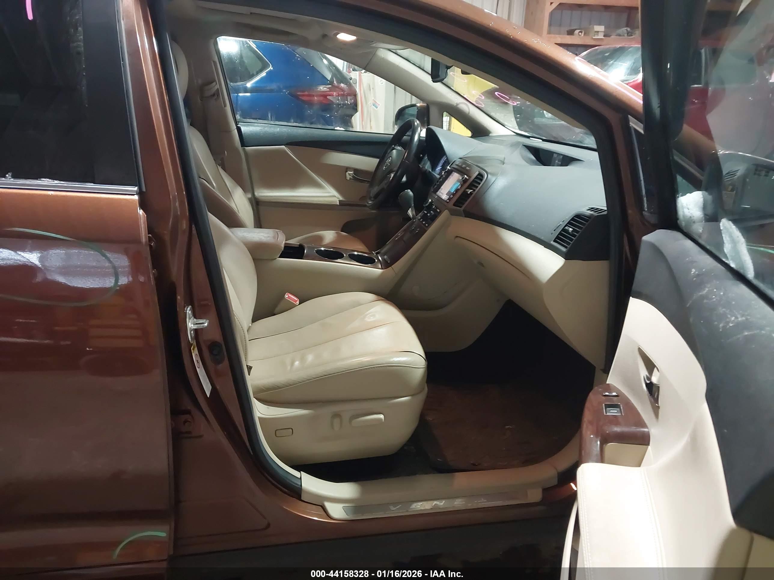 TOYOTA VENZA image 5