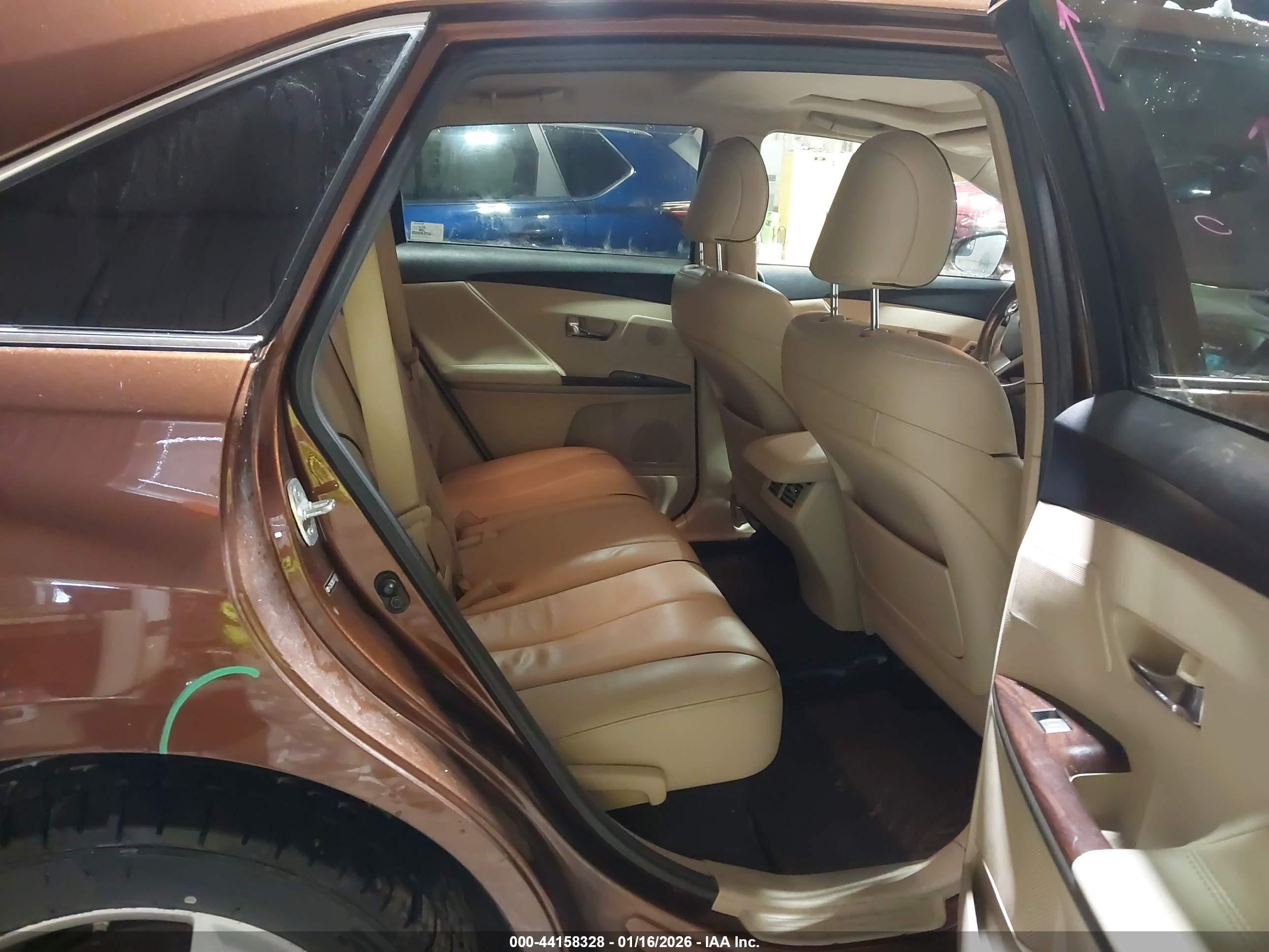 TOYOTA VENZA image 8