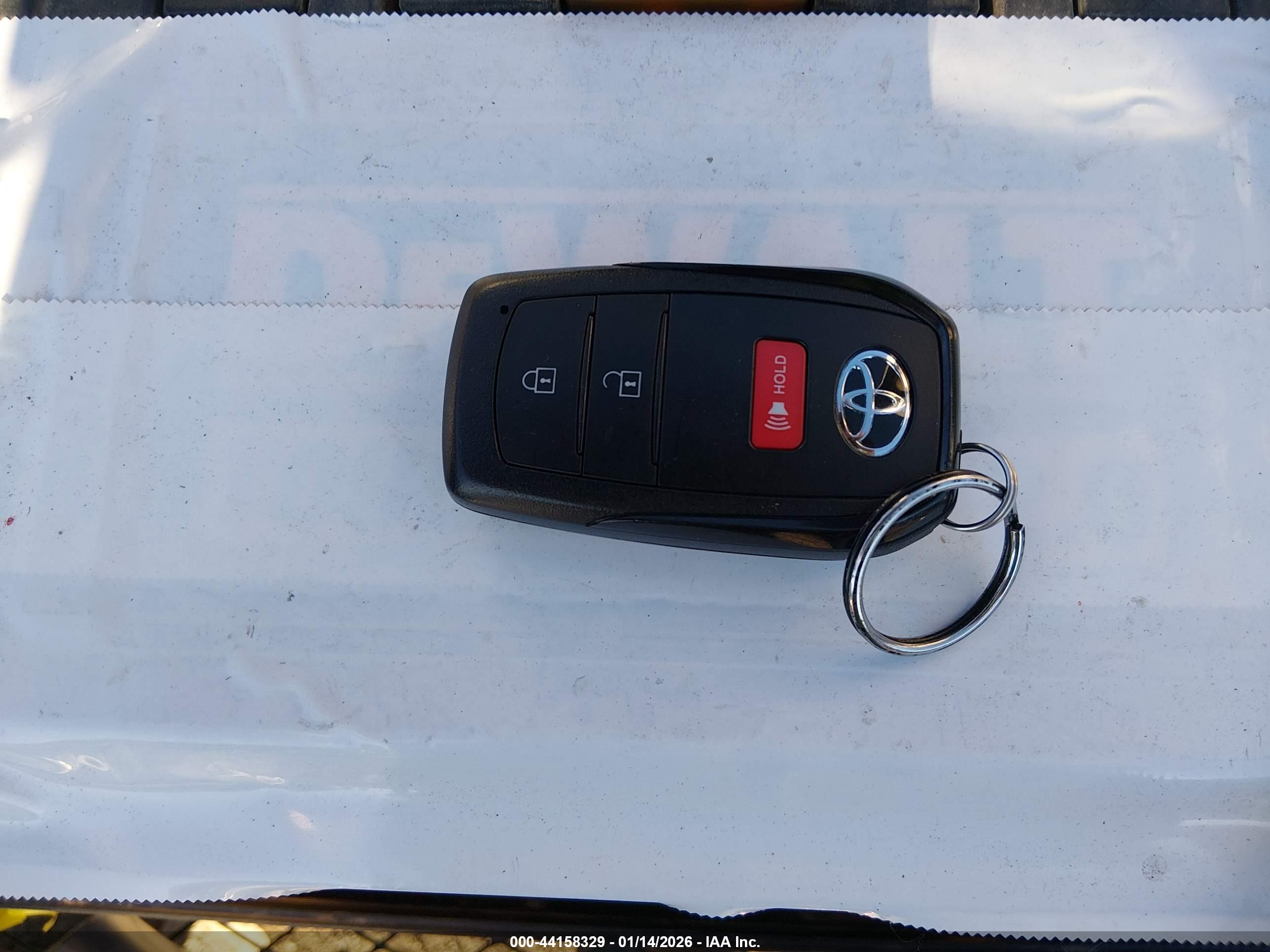 TOYOTA PRIUS image 11