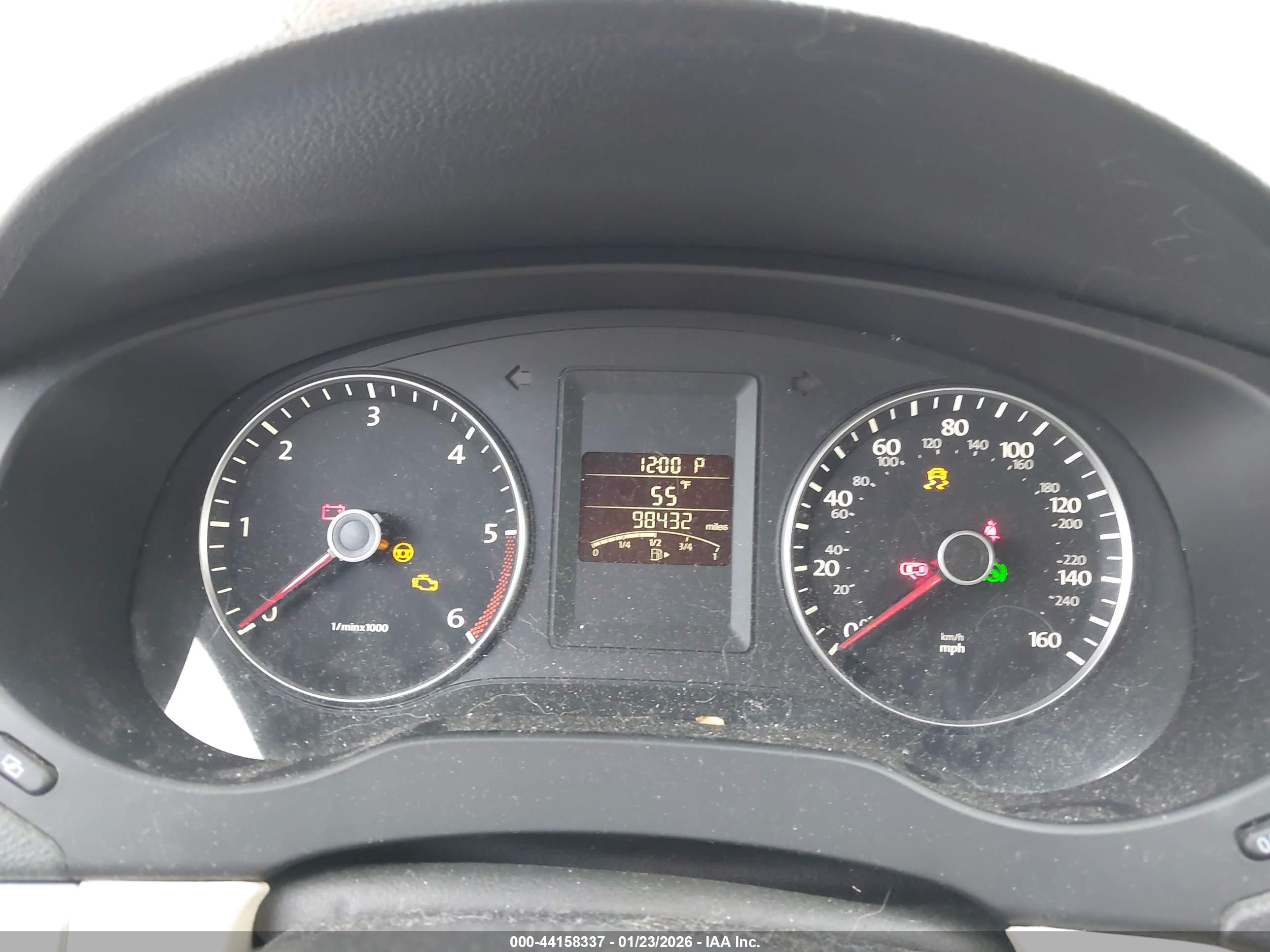 VOLKSWAGEN JETTA image 7