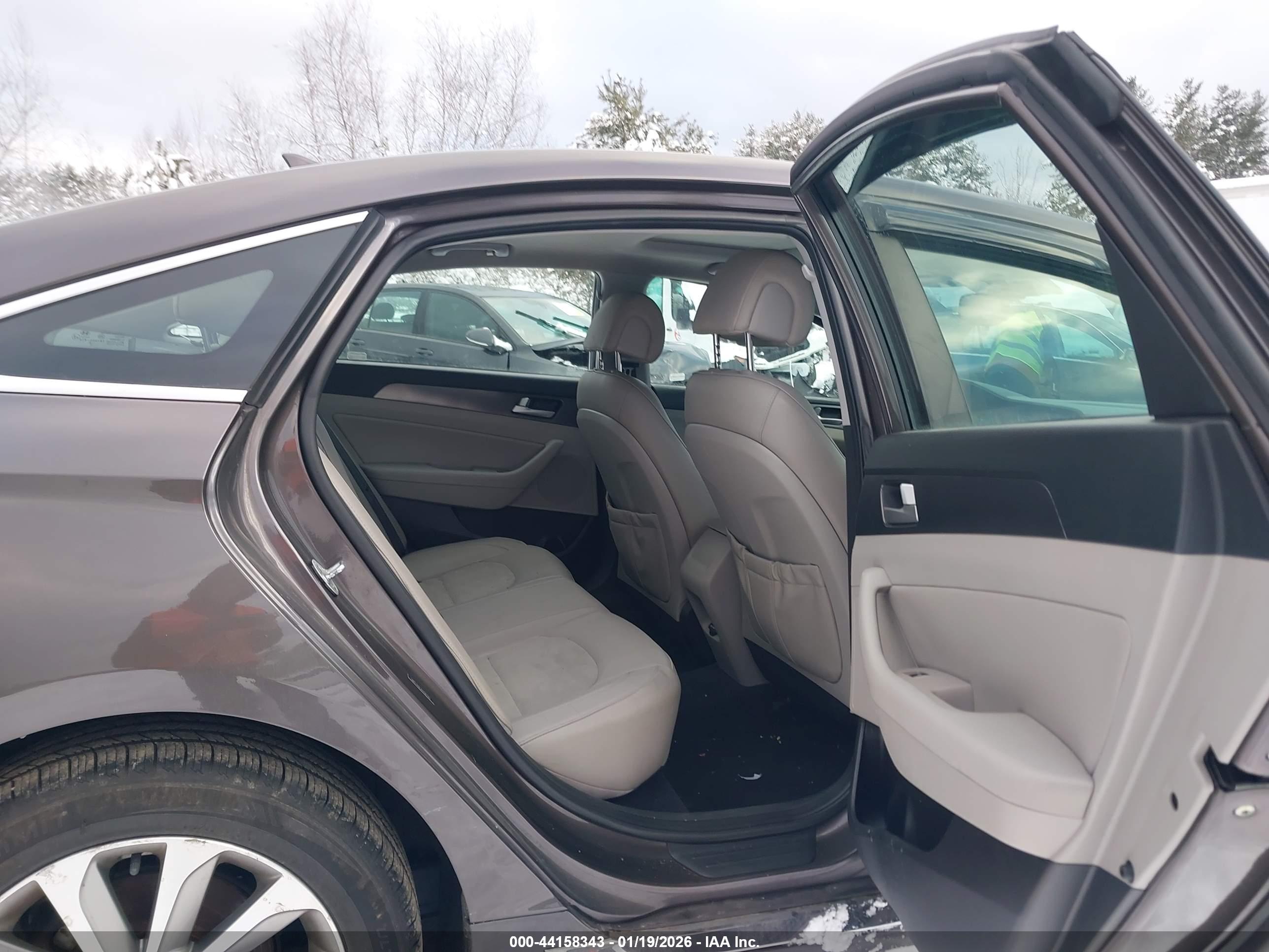 HYUNDAI SONATA image 8