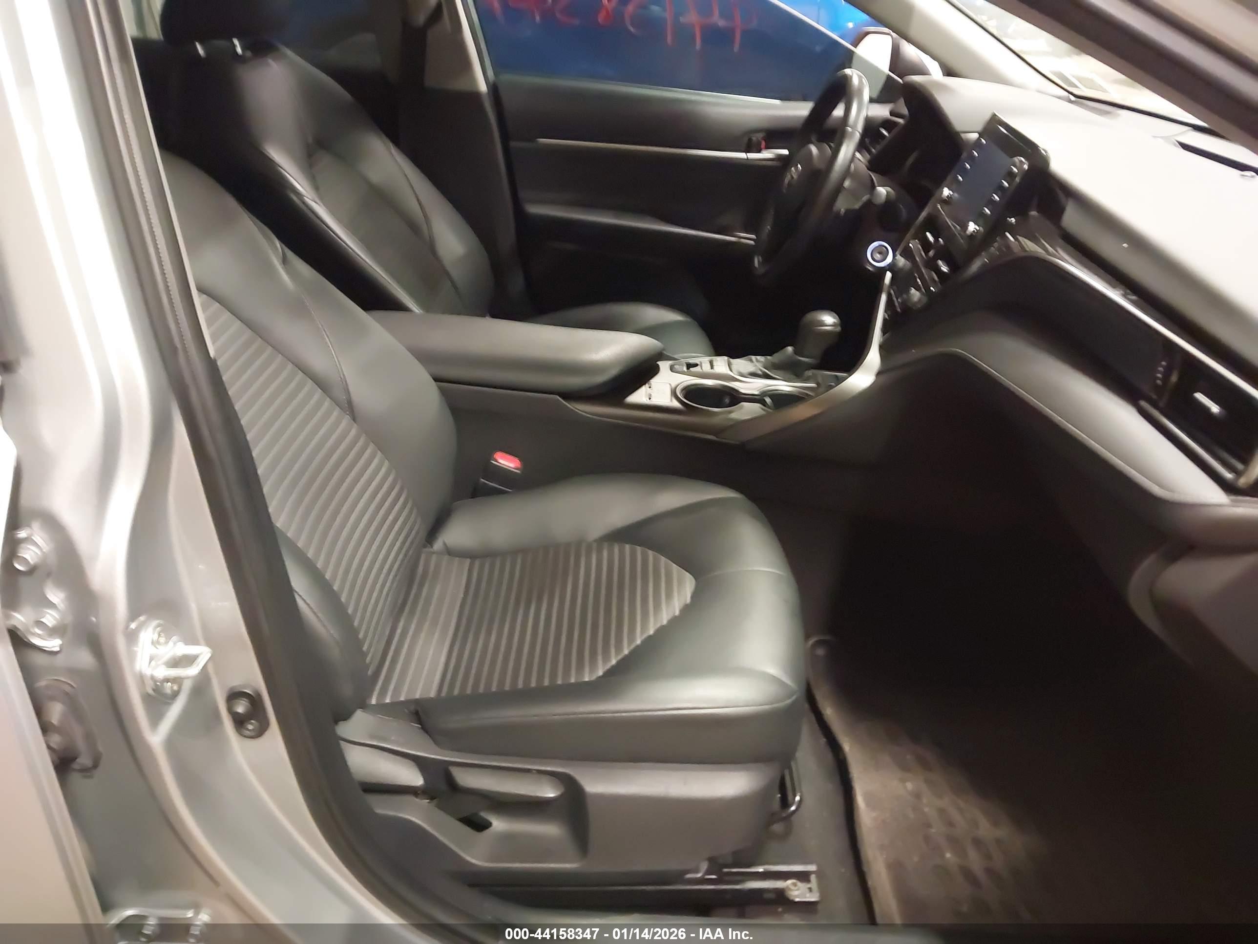TOYOTA CAMRY image 5