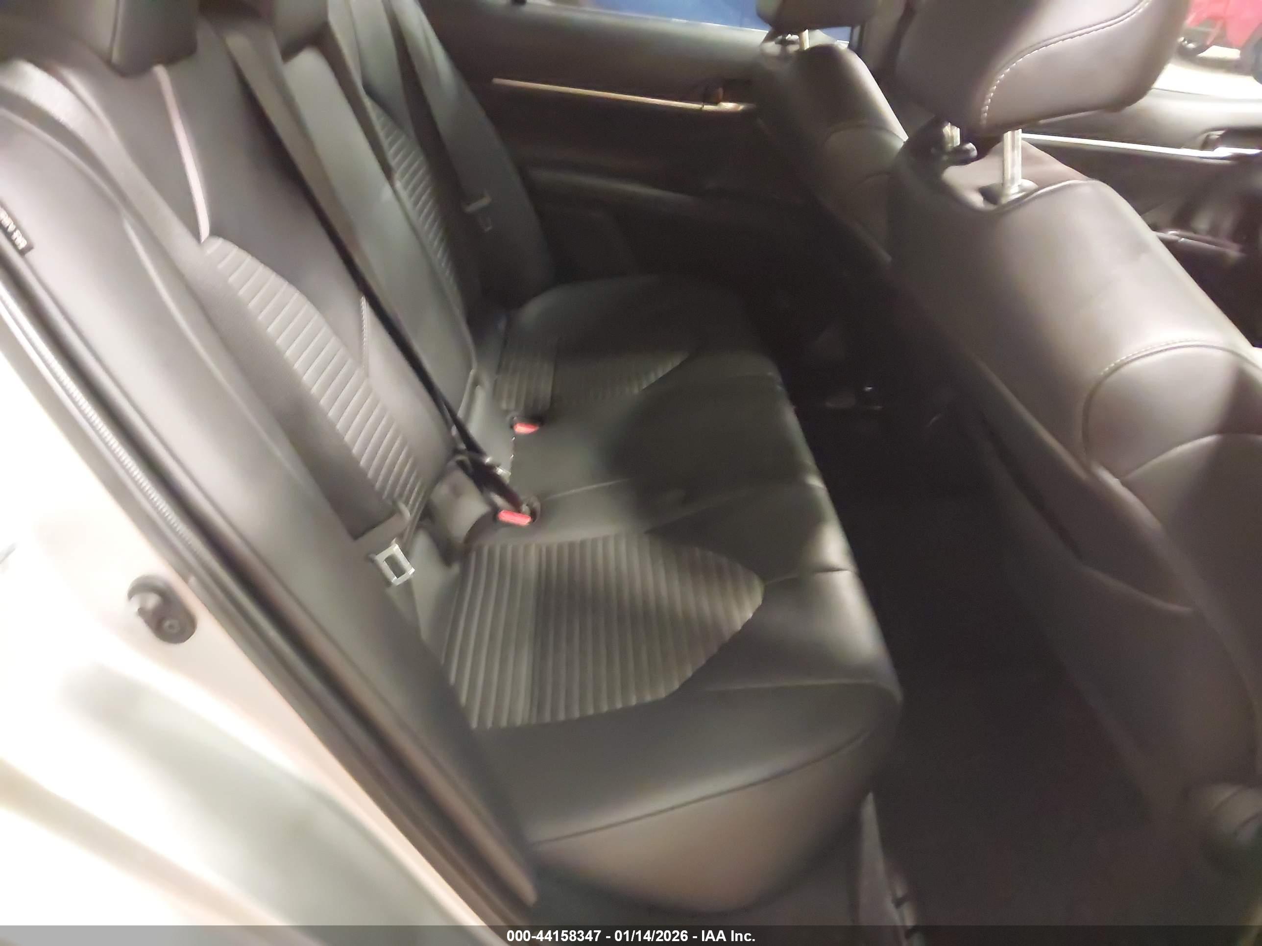 TOYOTA CAMRY image 8