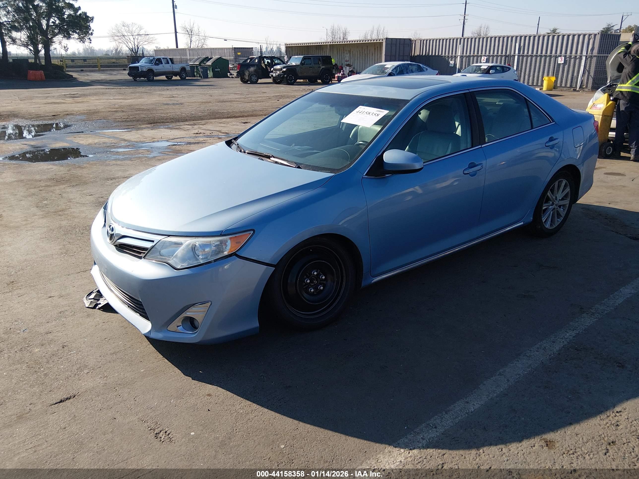 TOYOTA CAMRY image 2
