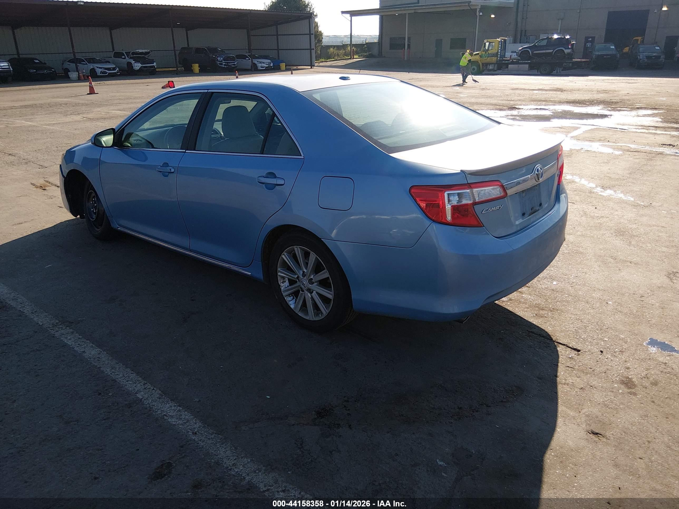 TOYOTA CAMRY image 3