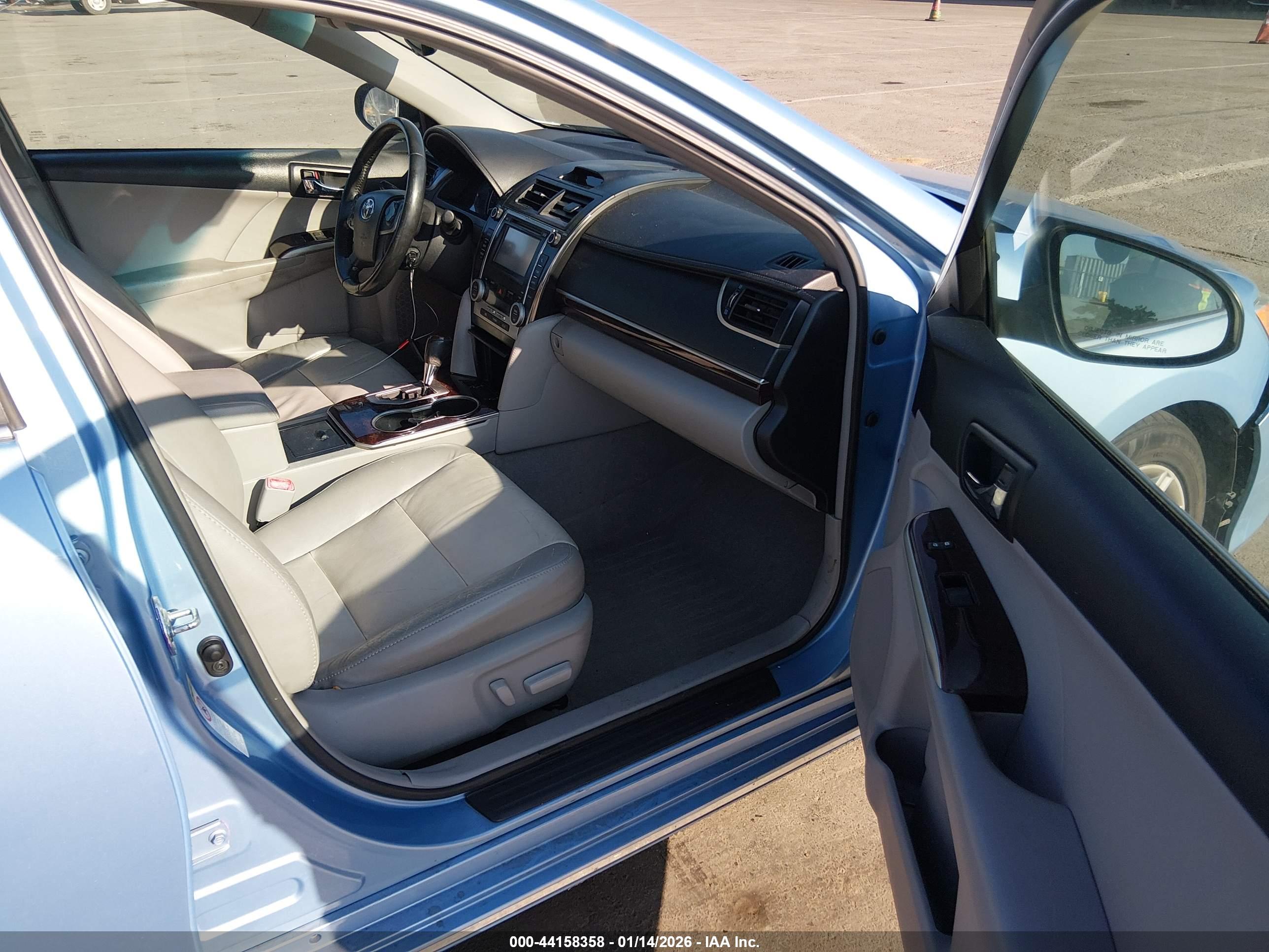 TOYOTA CAMRY image 5