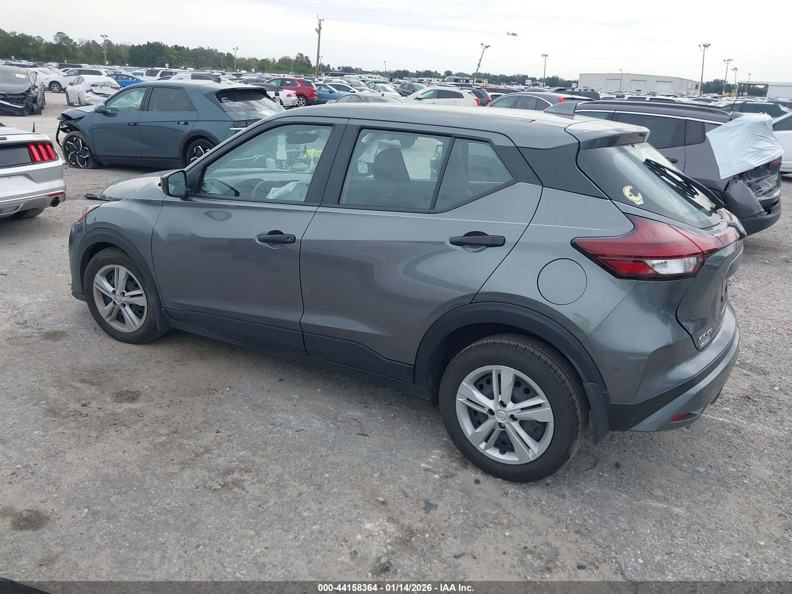 NISSAN KICKS image 3