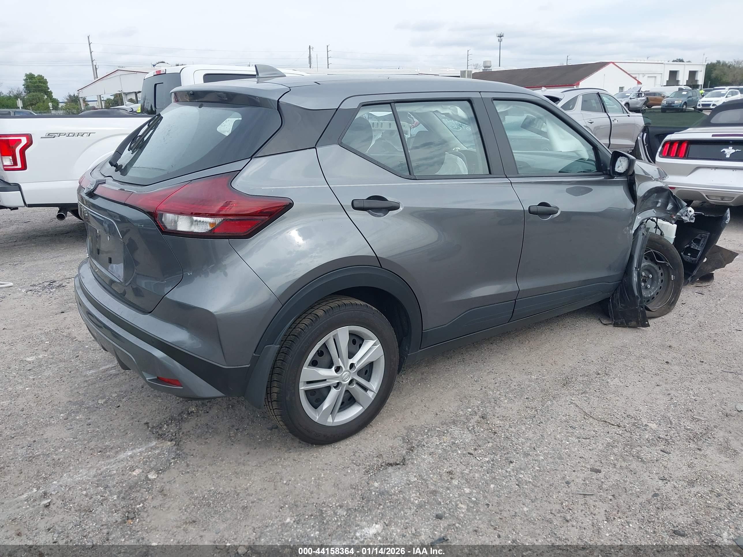NISSAN KICKS image 4