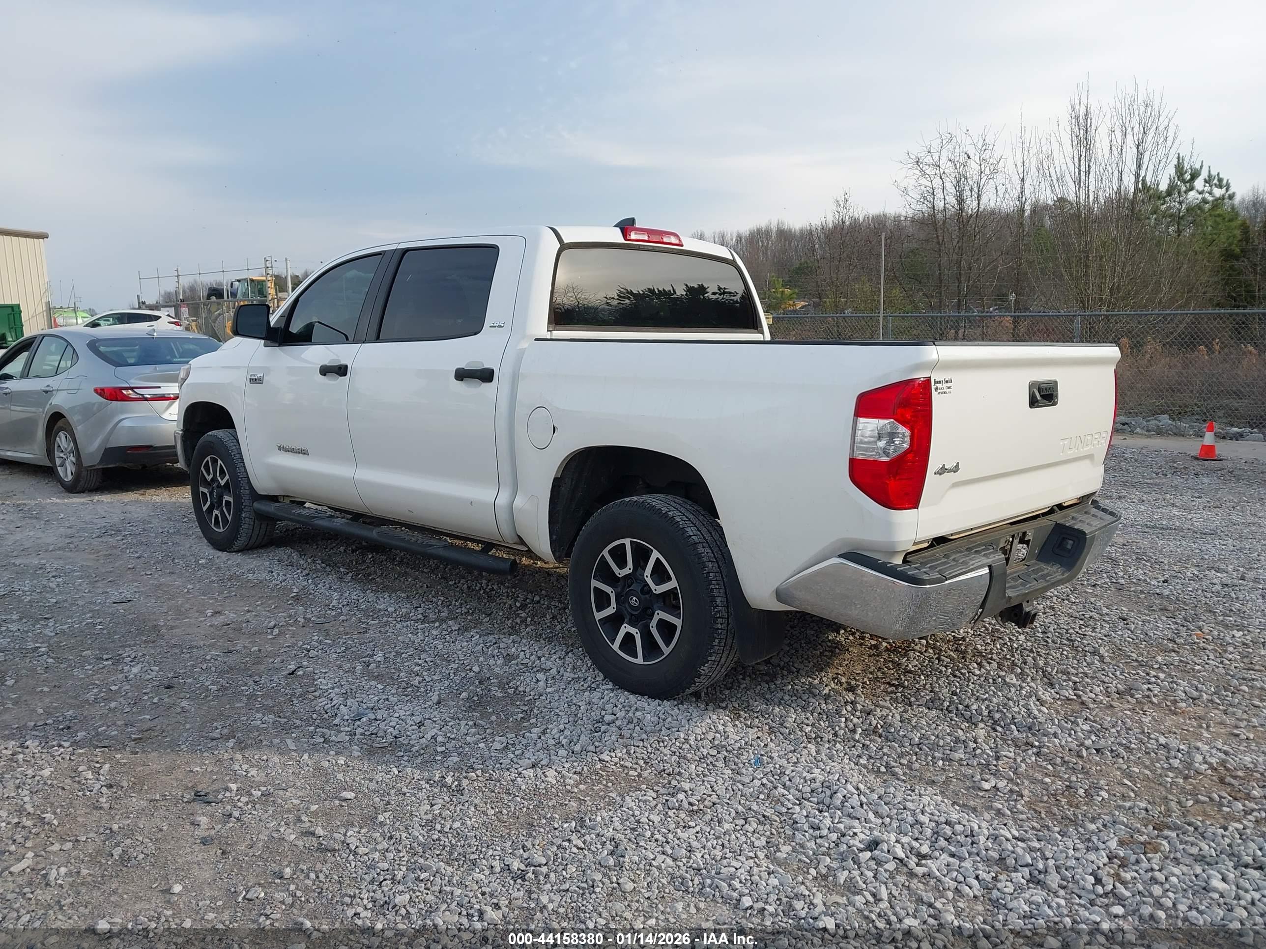 TOYOTA TUNDRA image 3