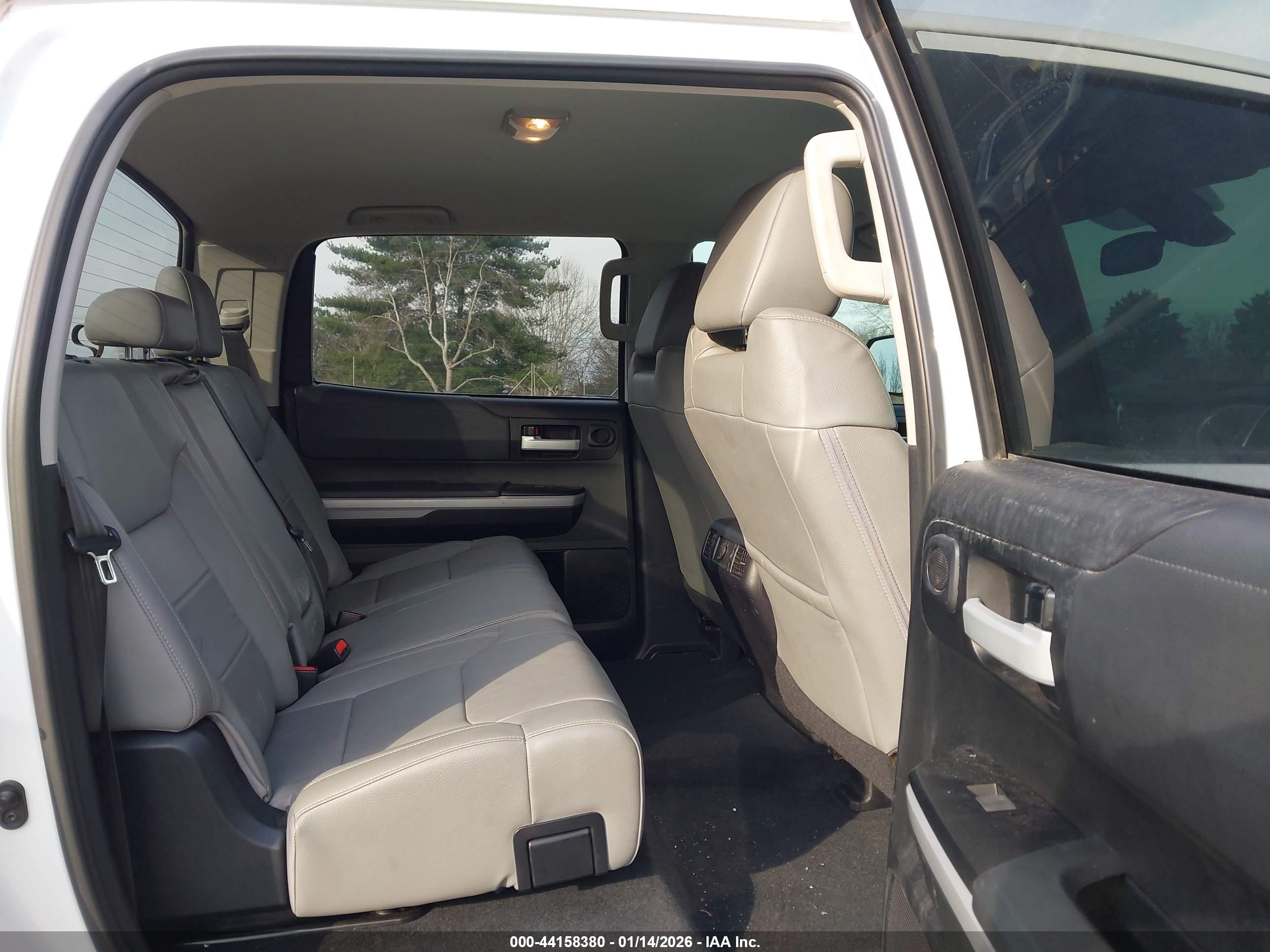 TOYOTA TUNDRA image 8