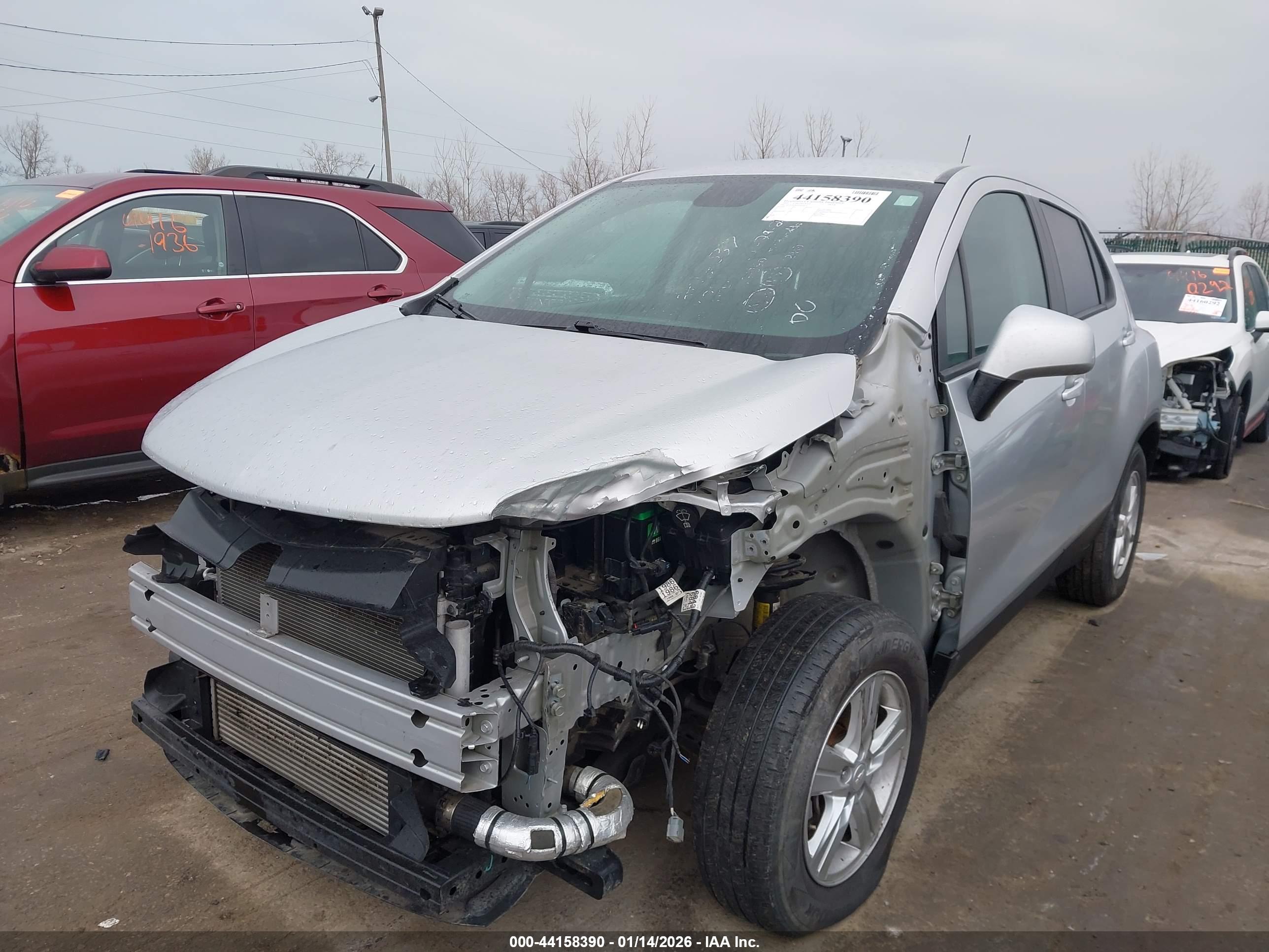 CHEVROLET TRAX image 2