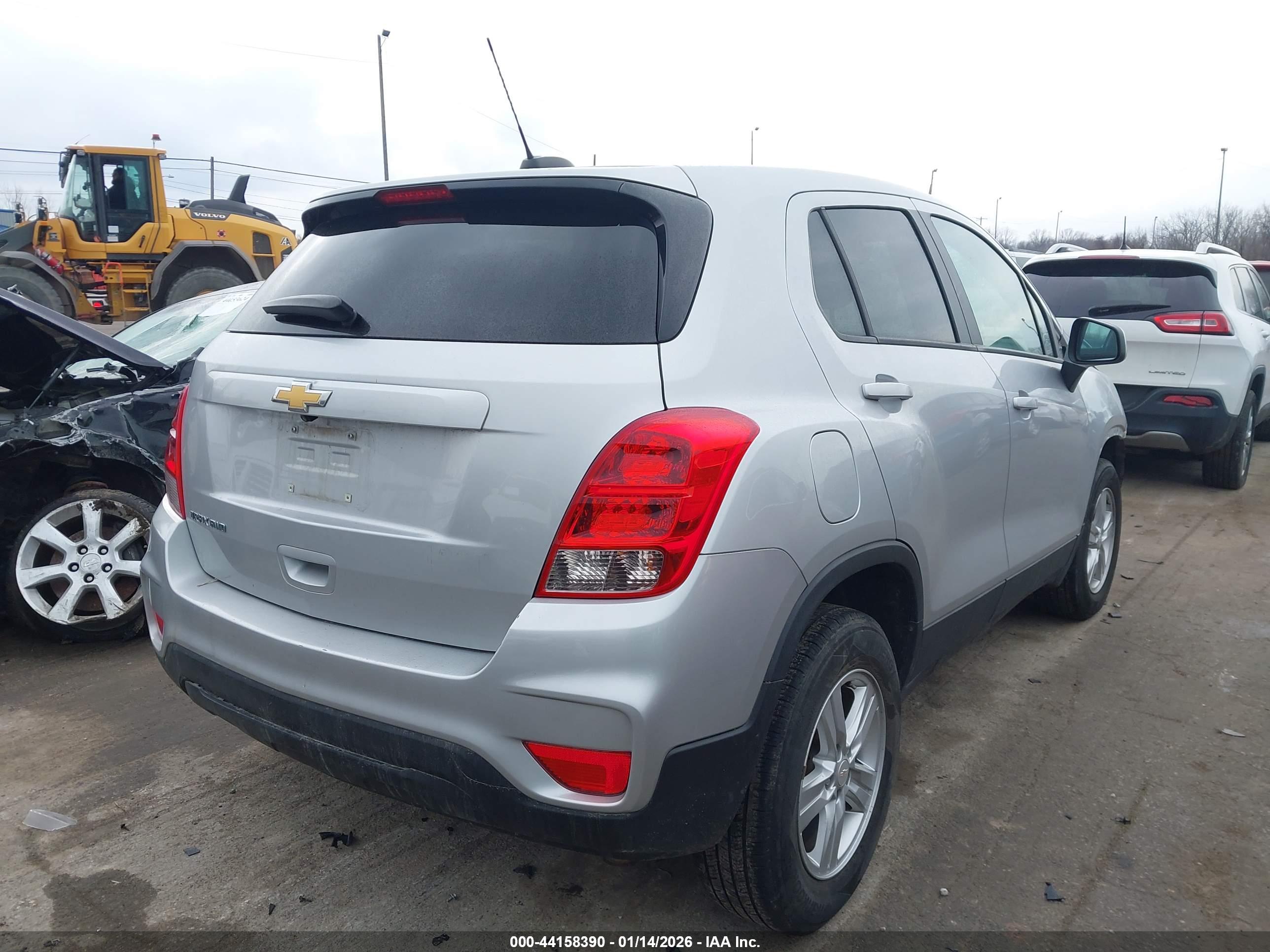 CHEVROLET TRAX image 4