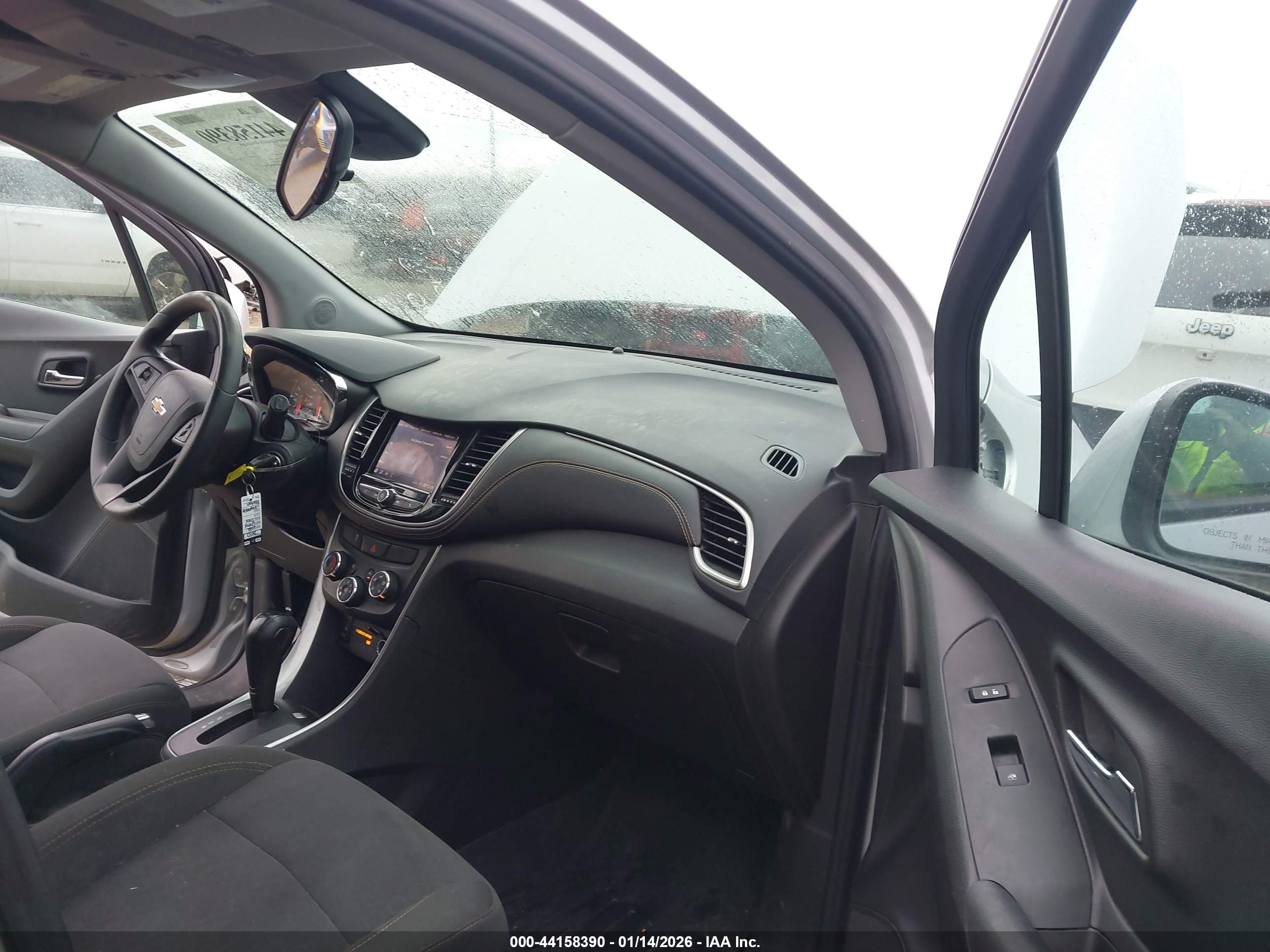 CHEVROLET TRAX image 5
