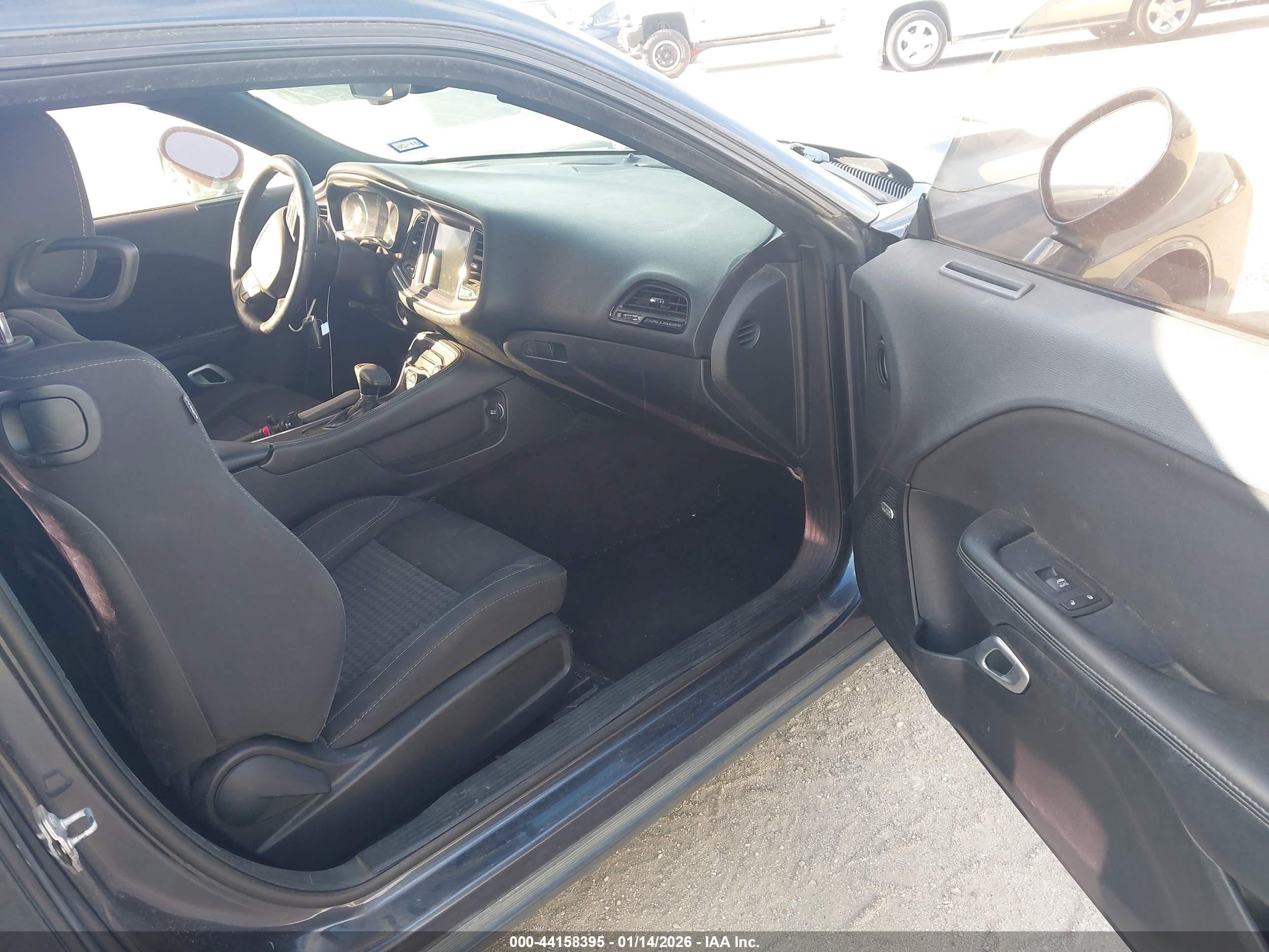 DODGE CHALLENGER image 5