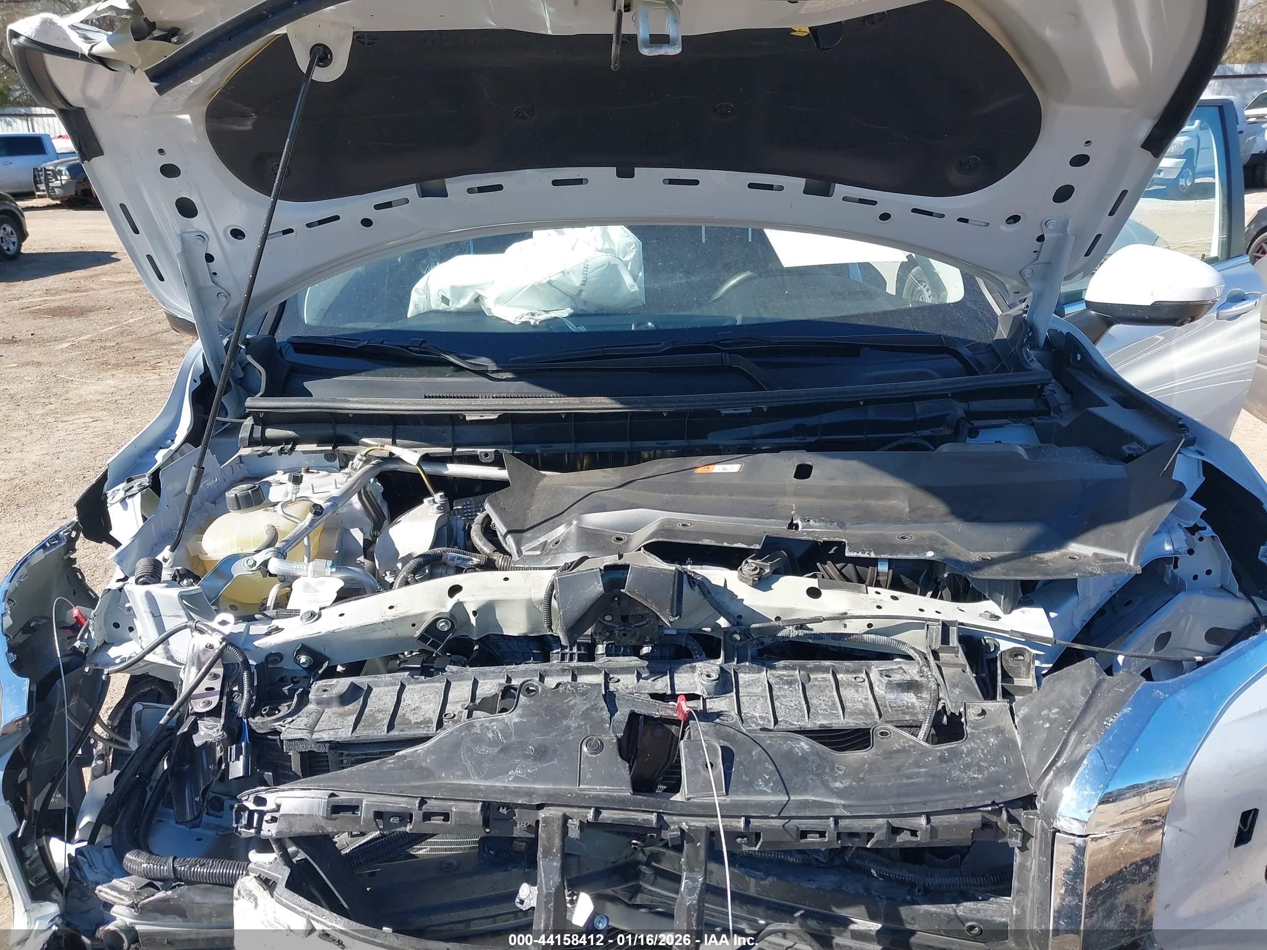 MITSUBISHI OUTLANDER image 10
