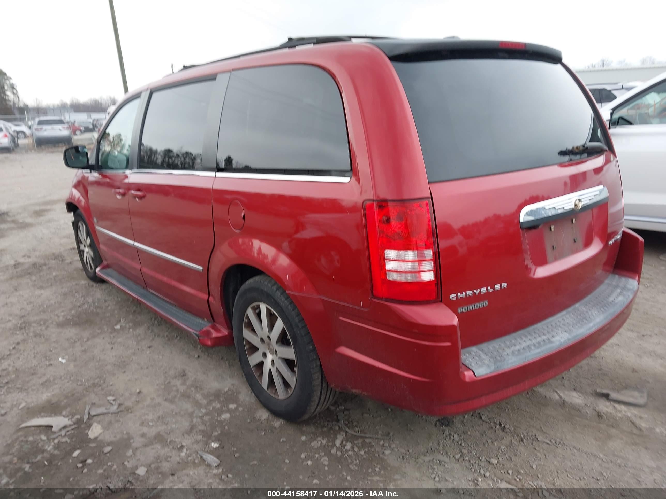 CHRYSLER TOWN image 3