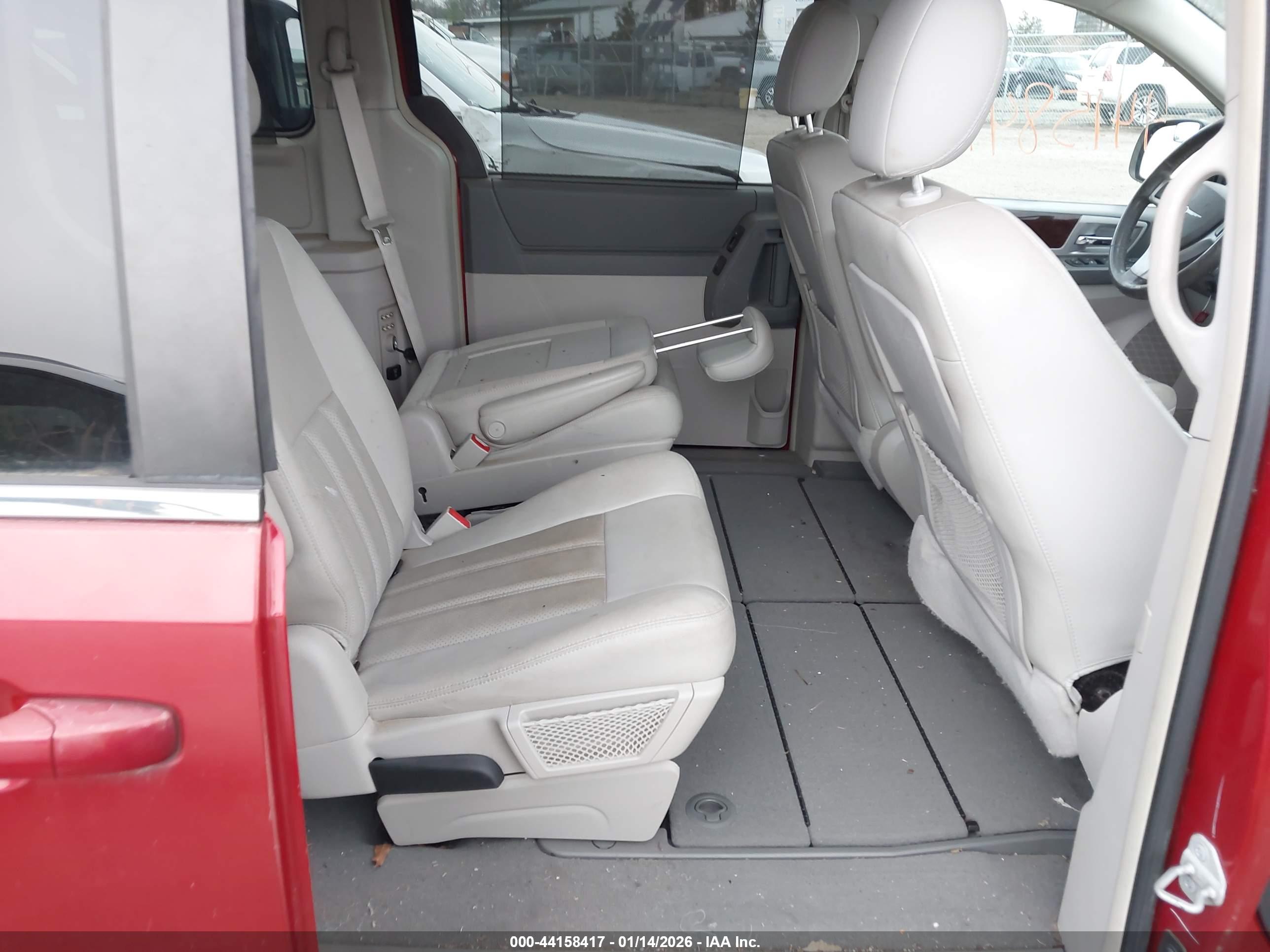 CHRYSLER TOWN image 8