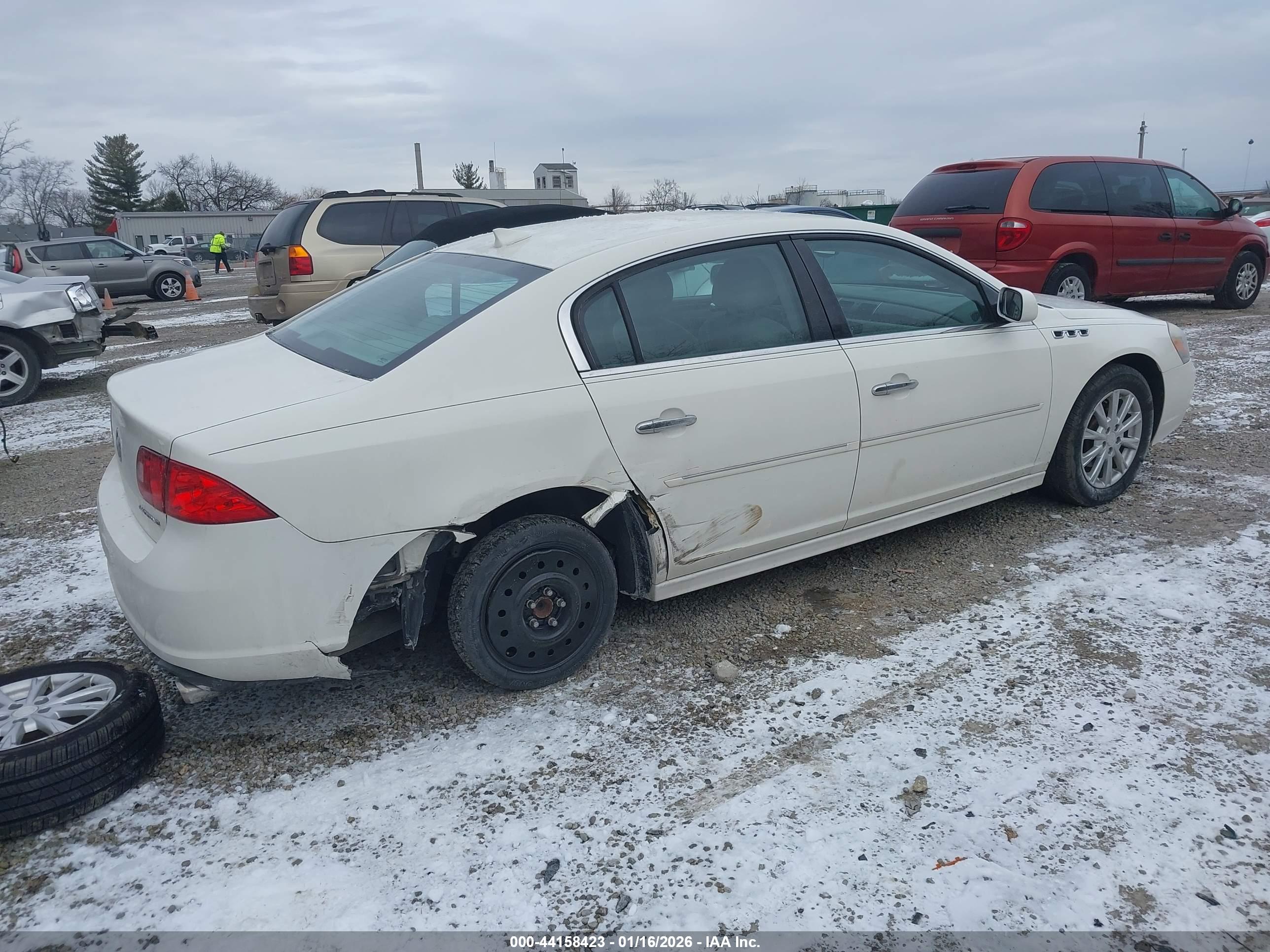 BUICK LUCERNE image 4