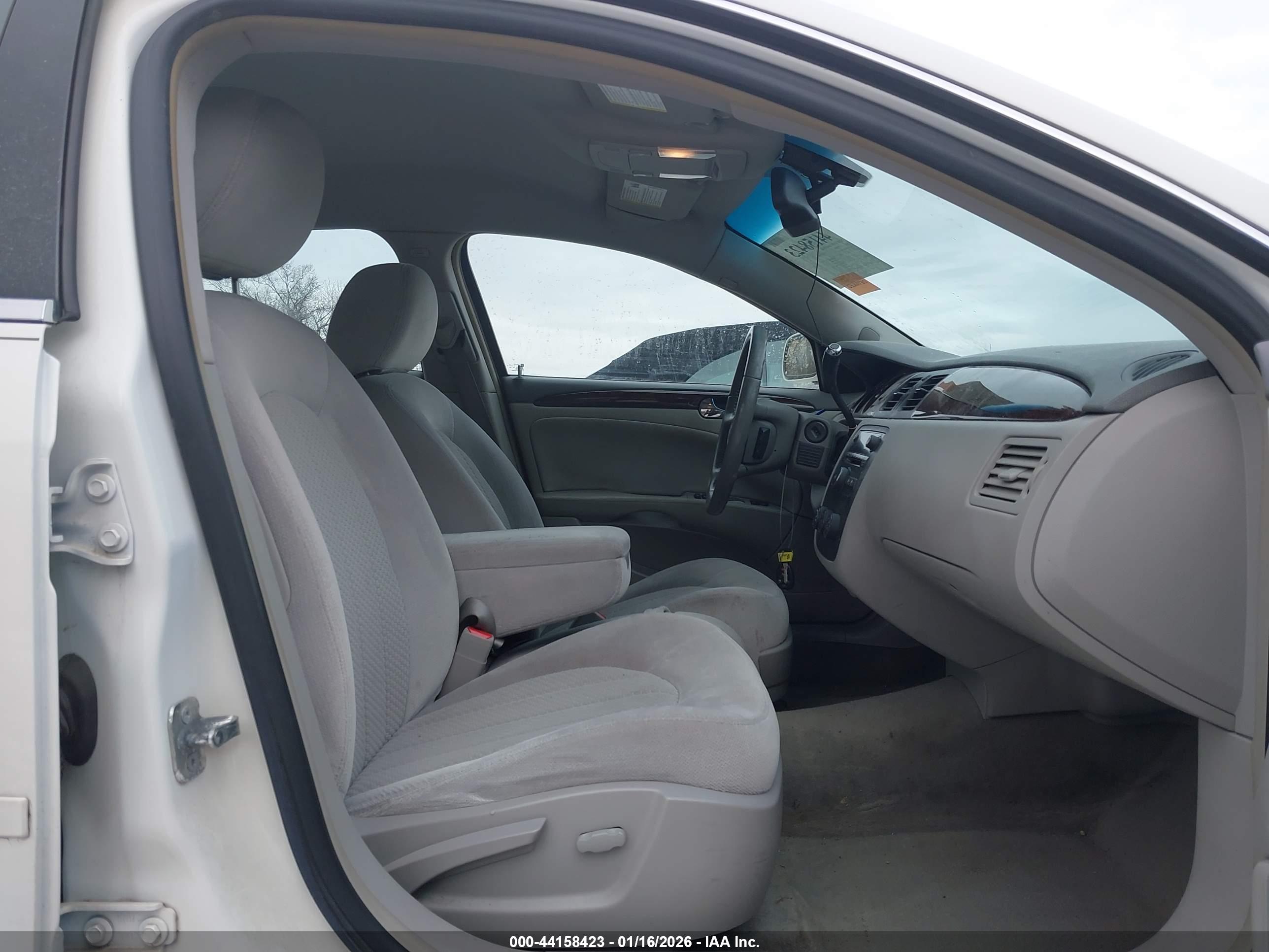 BUICK LUCERNE image 5