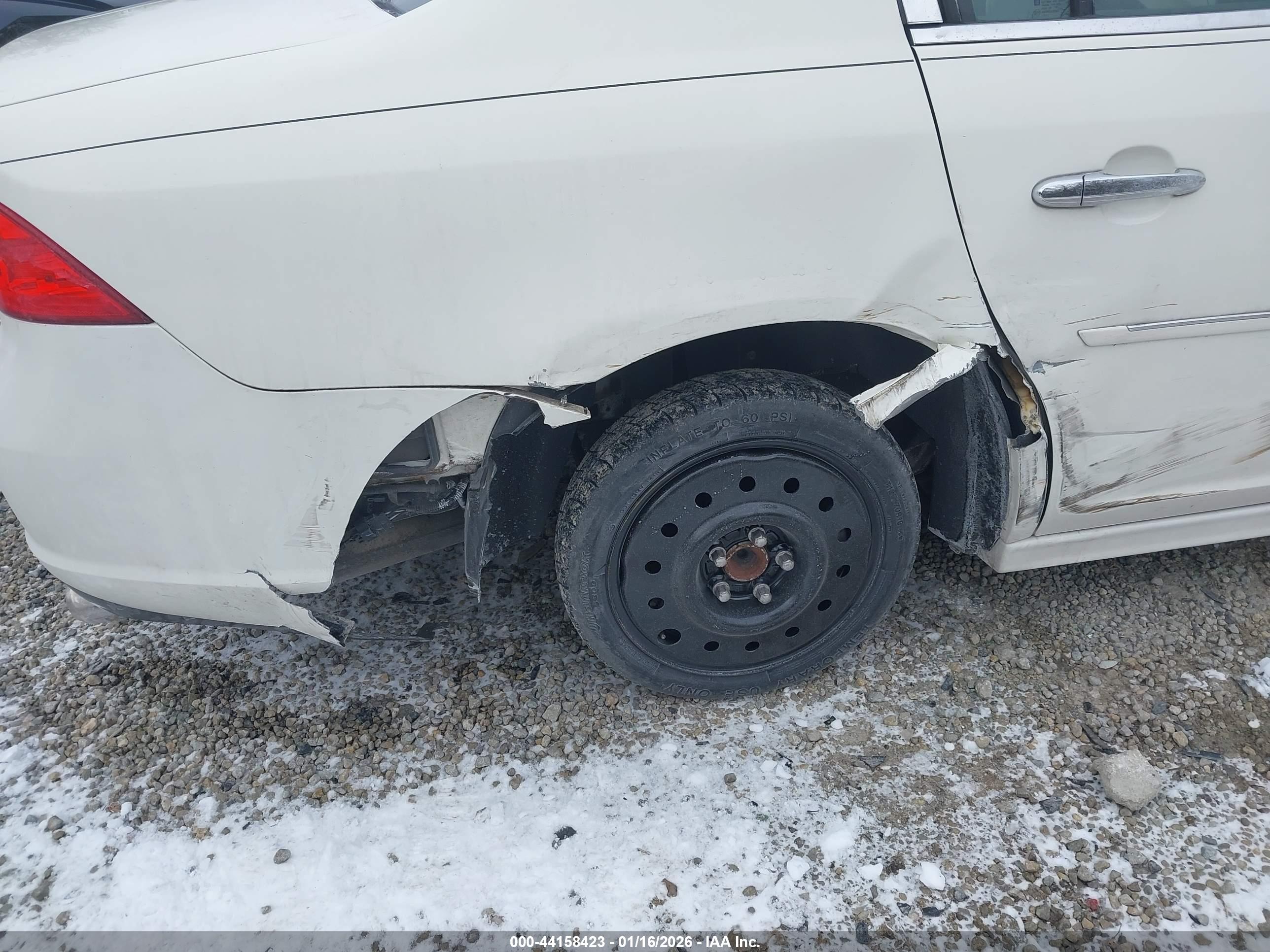 BUICK LUCERNE image 6