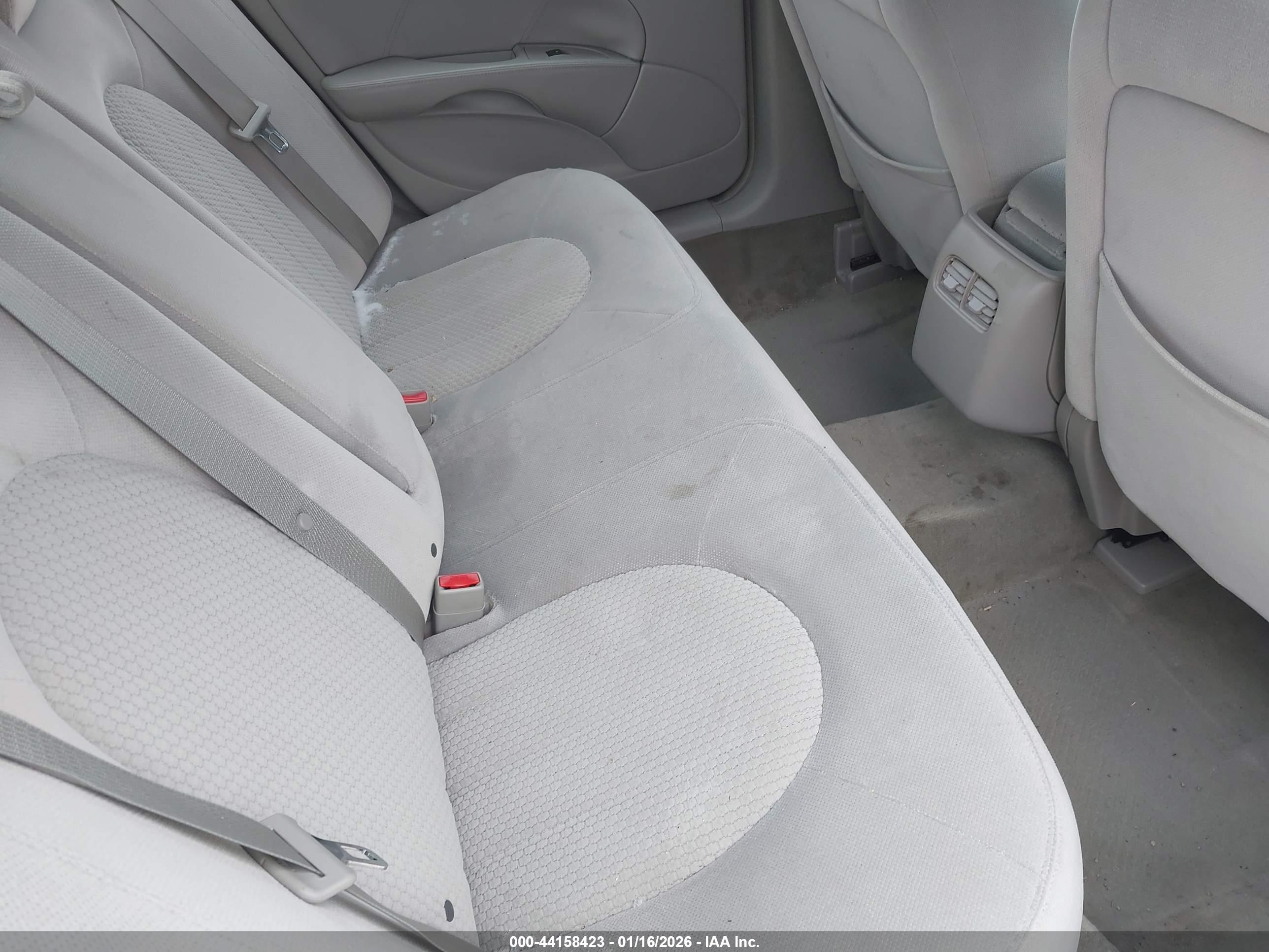 BUICK LUCERNE image 8