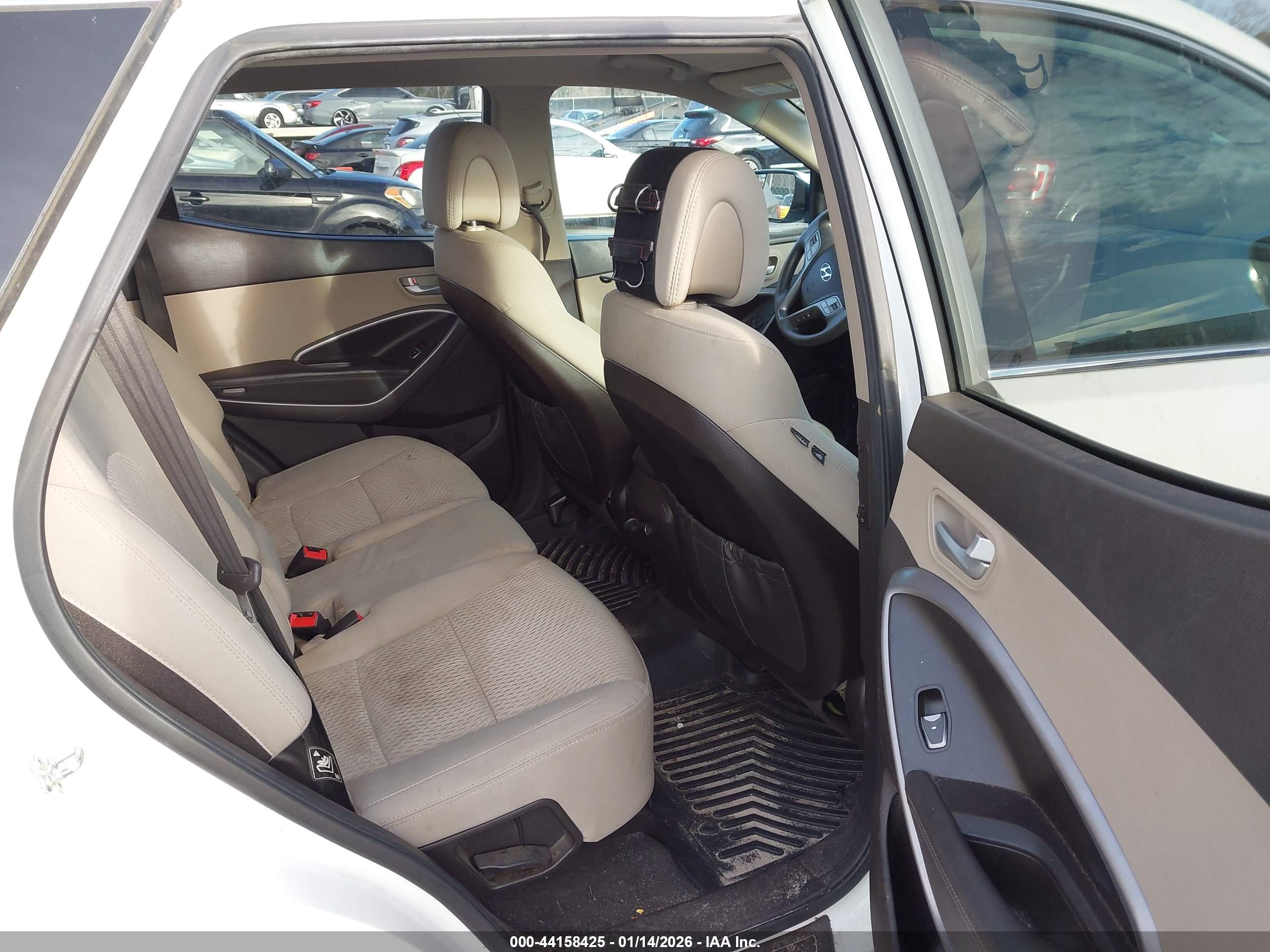 HYUNDAI SANTA image 8