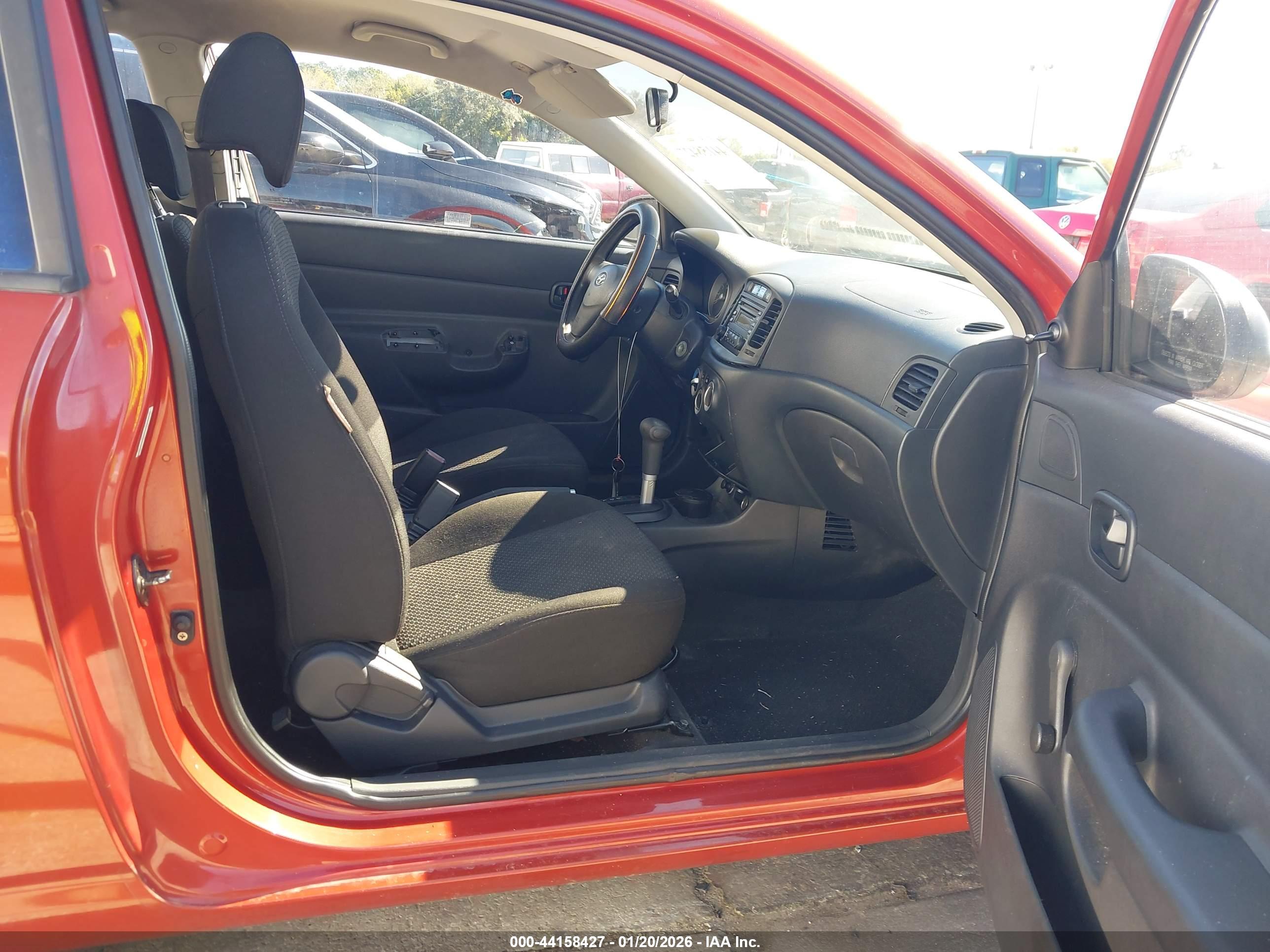HYUNDAI ACCENT image 5