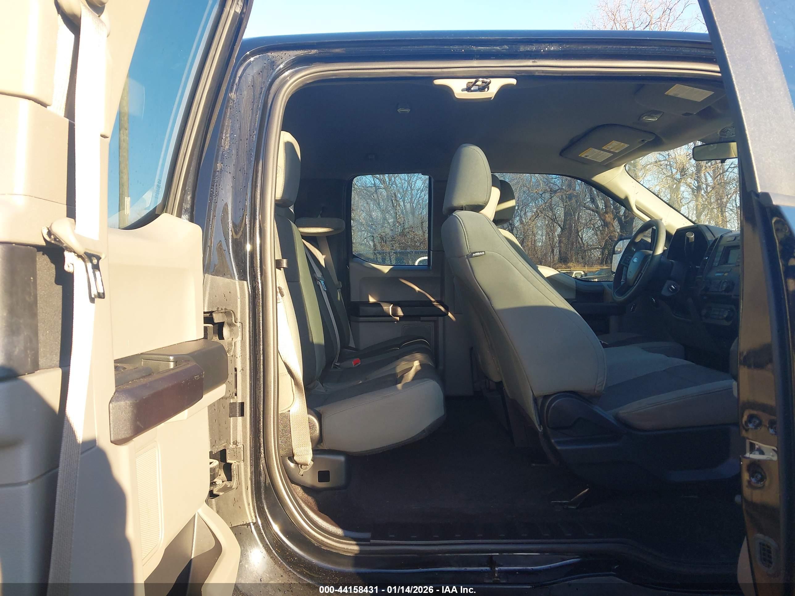 FORD F-150 image 8