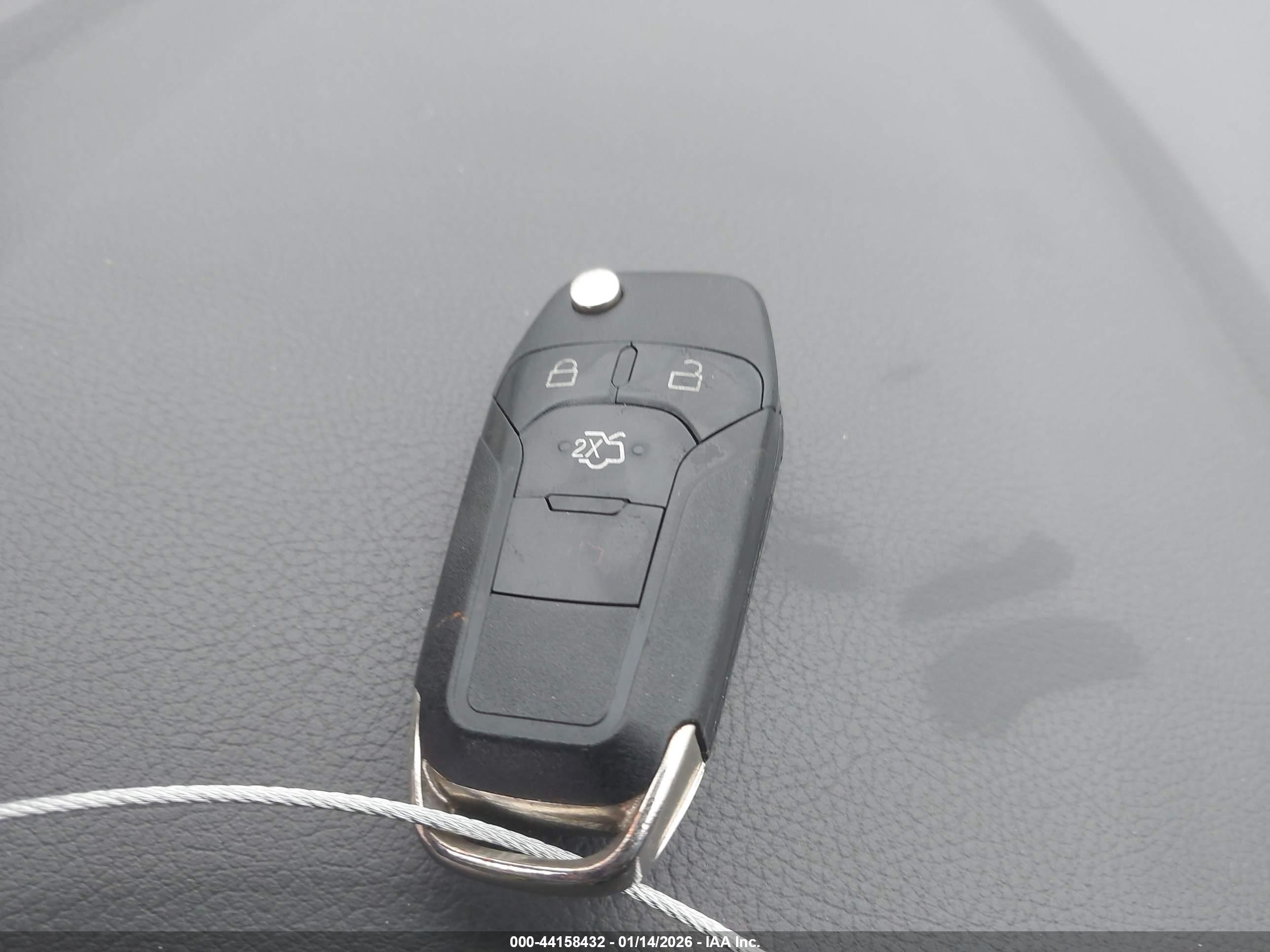 FORD FUSION image 11