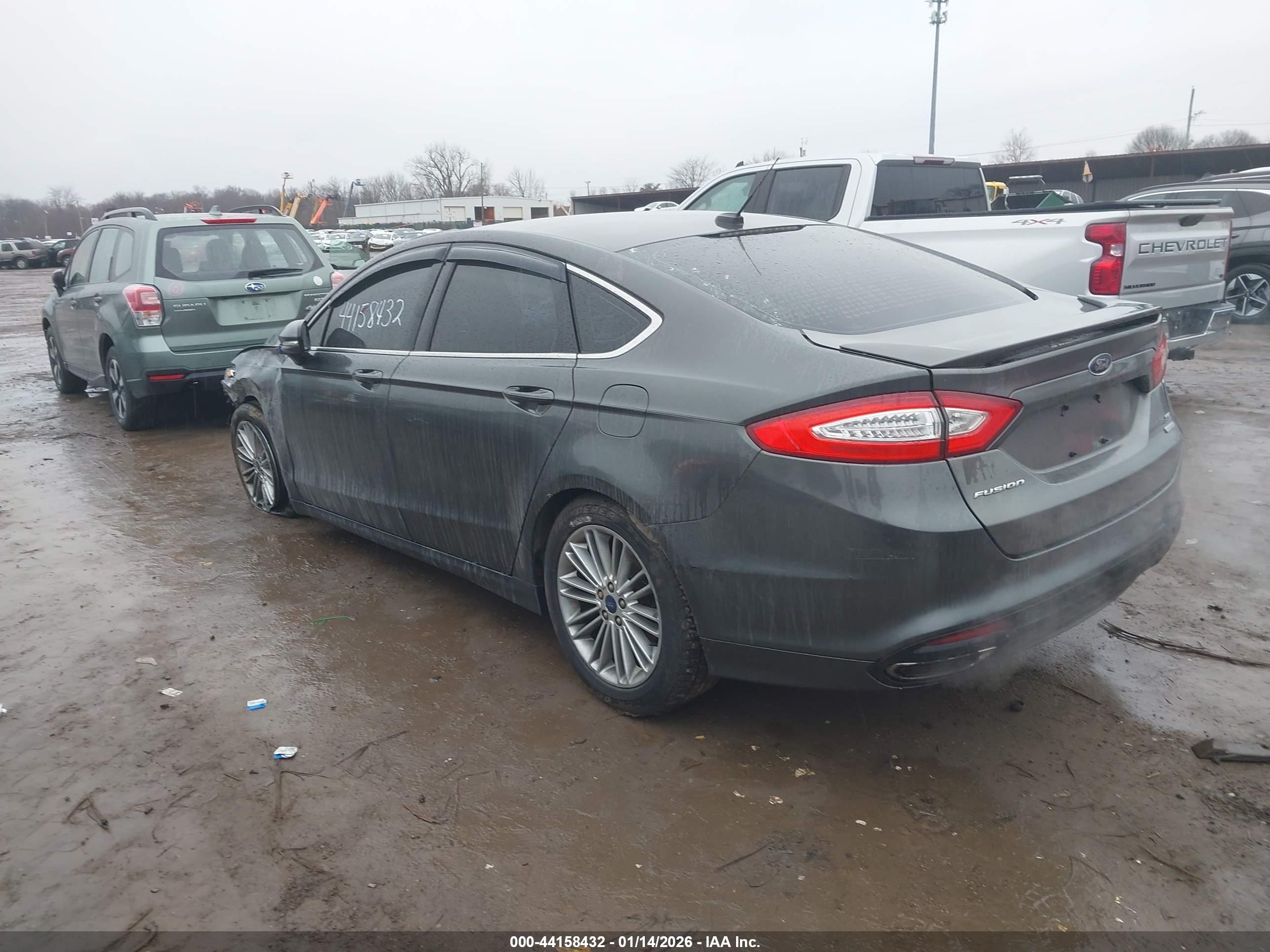 FORD FUSION image 3