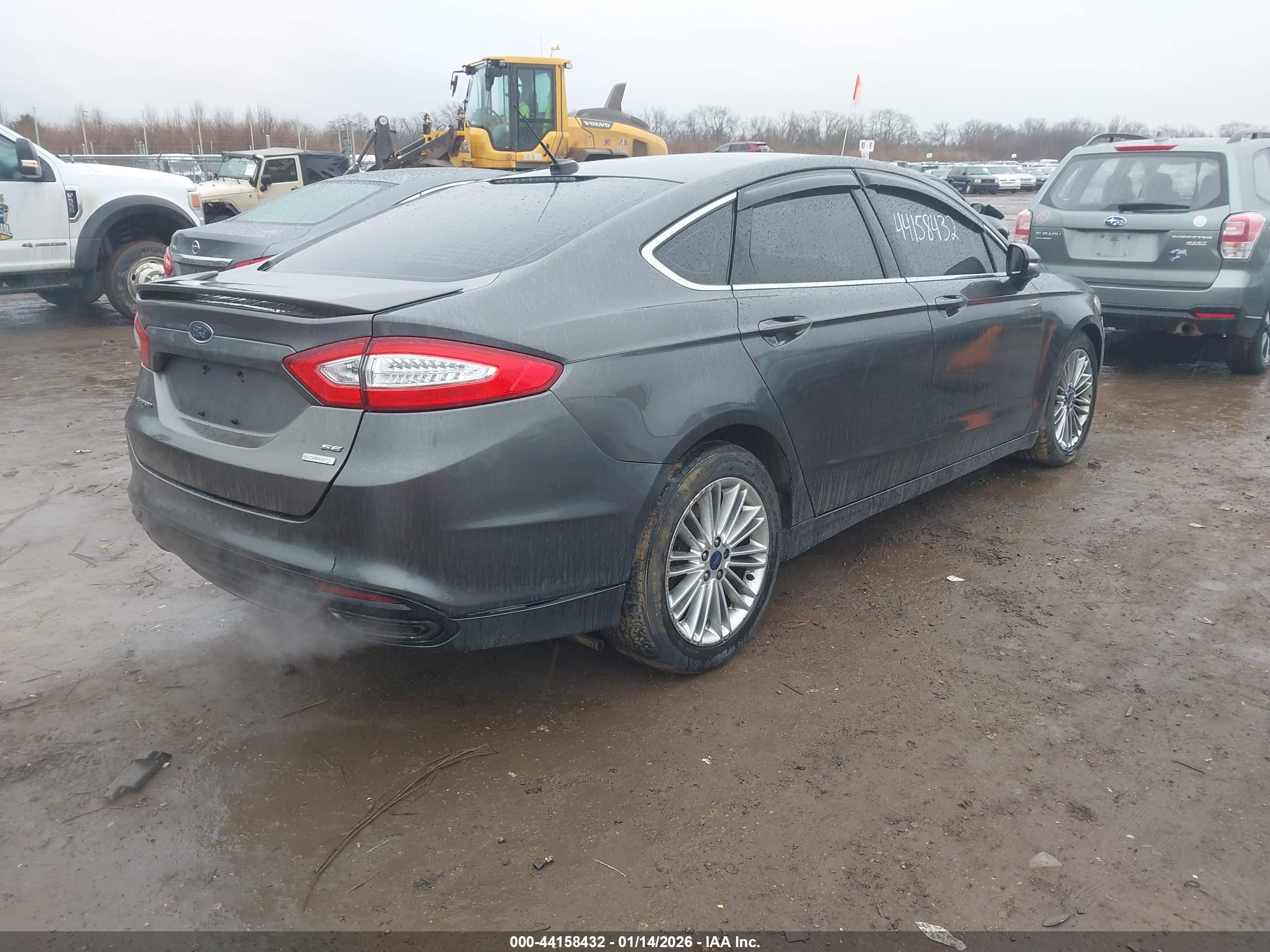 FORD FUSION image 4