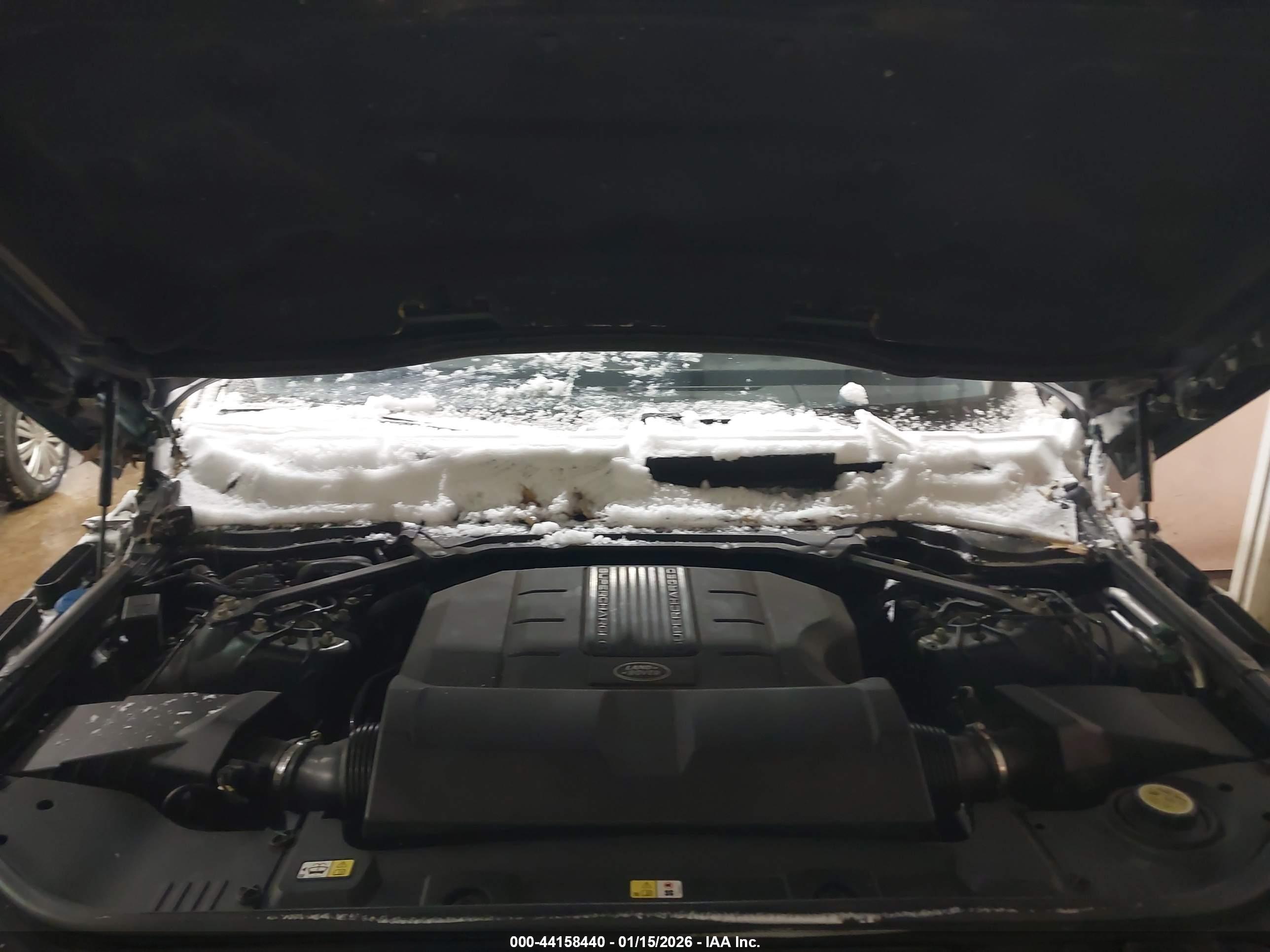 LAND ROVER image 10