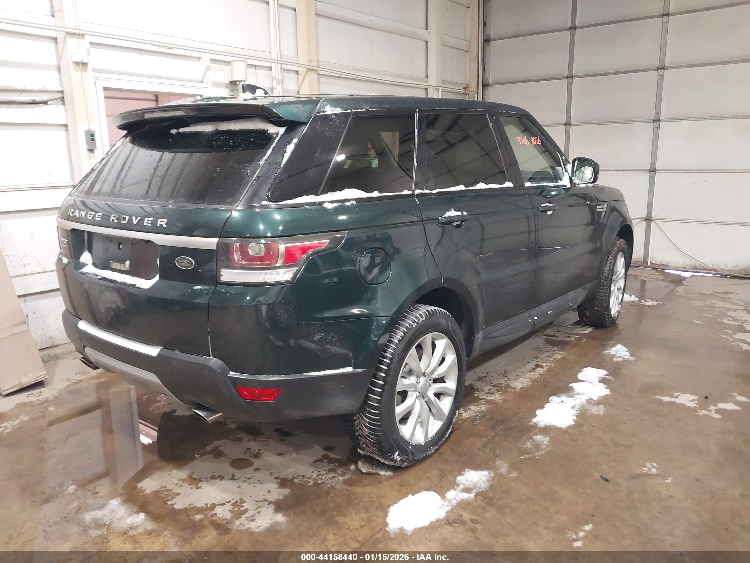 LAND ROVER image 4