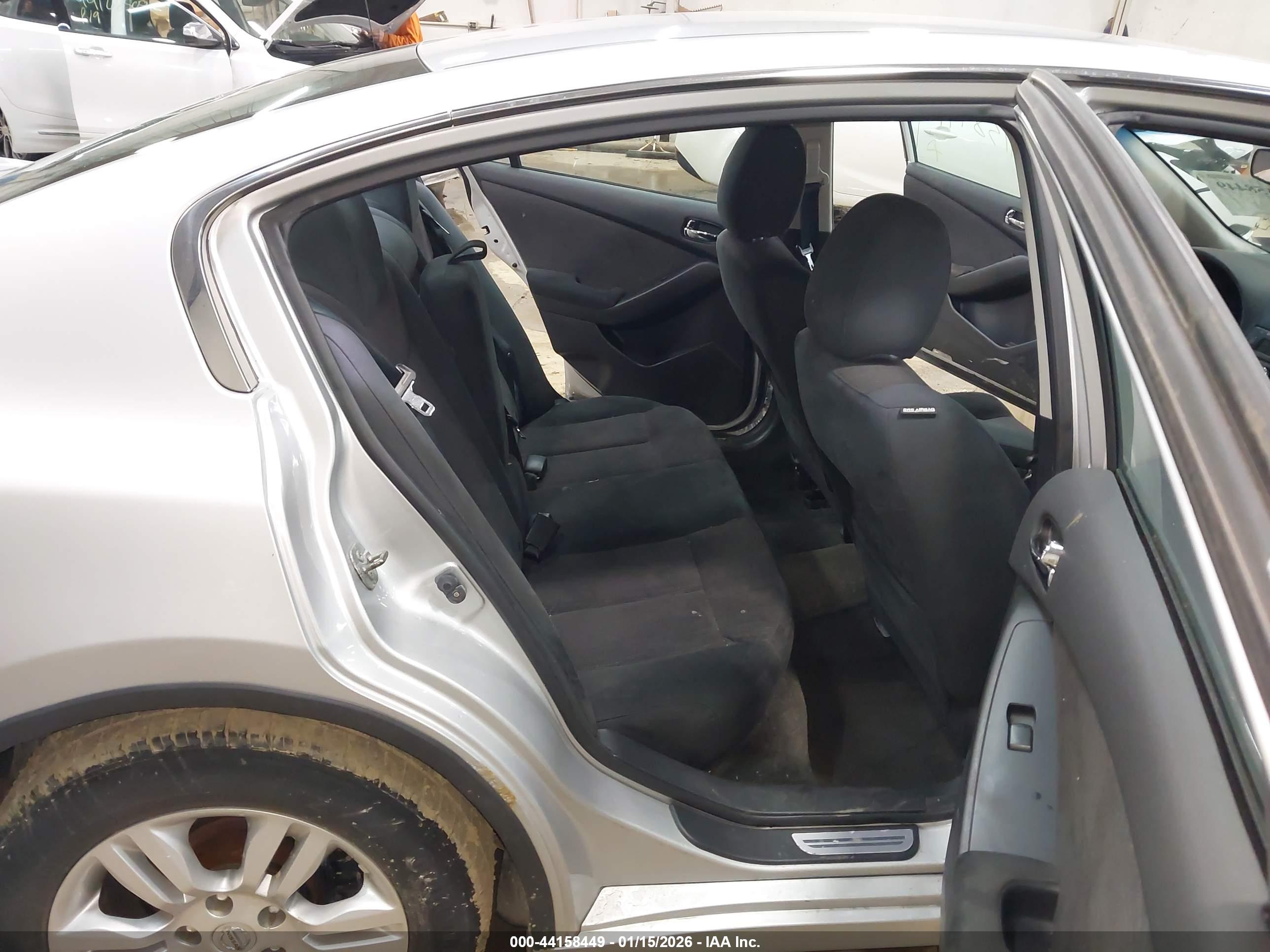 NISSAN ALTIMA image 8