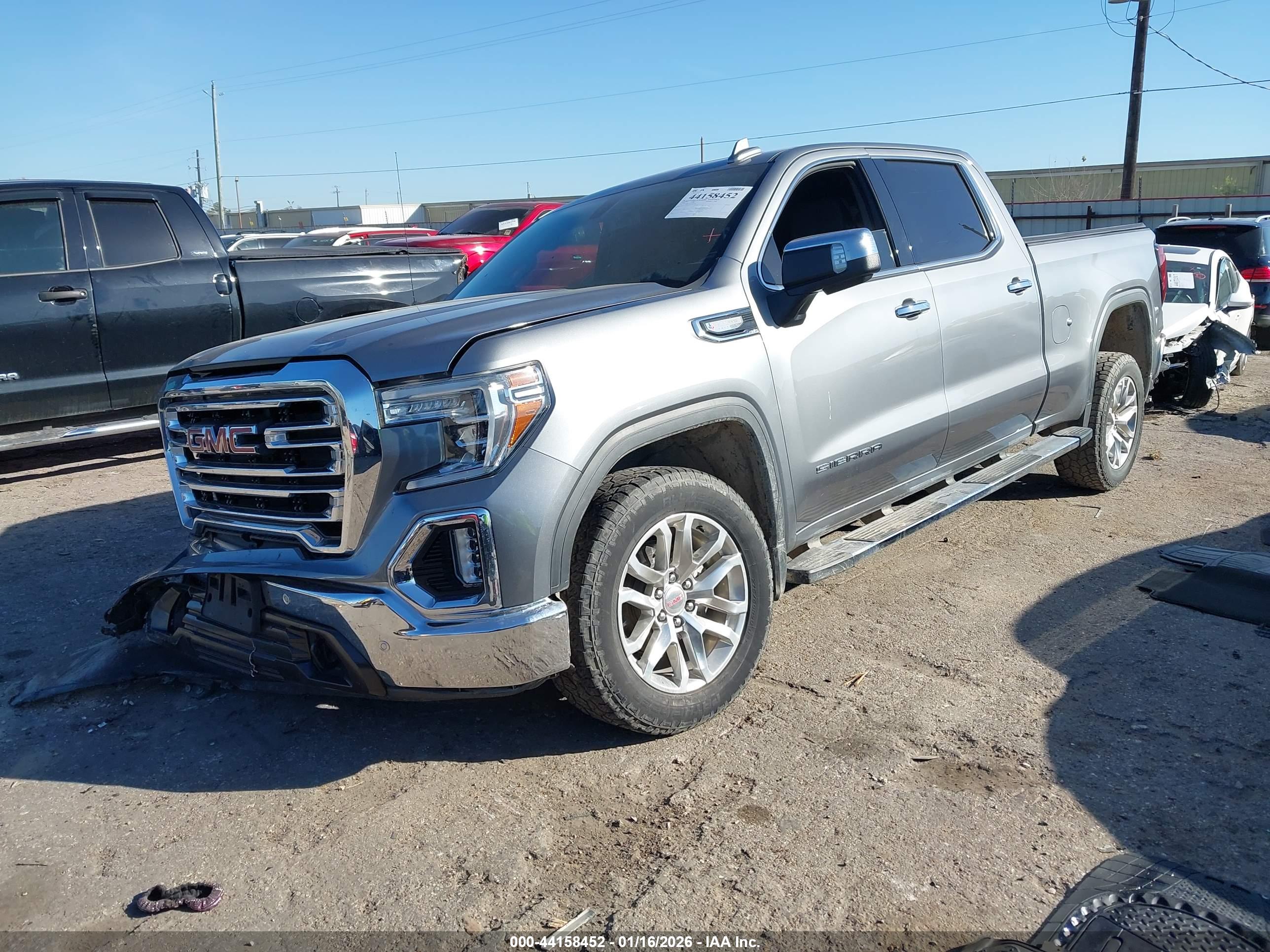 GMC SIERRA image 2