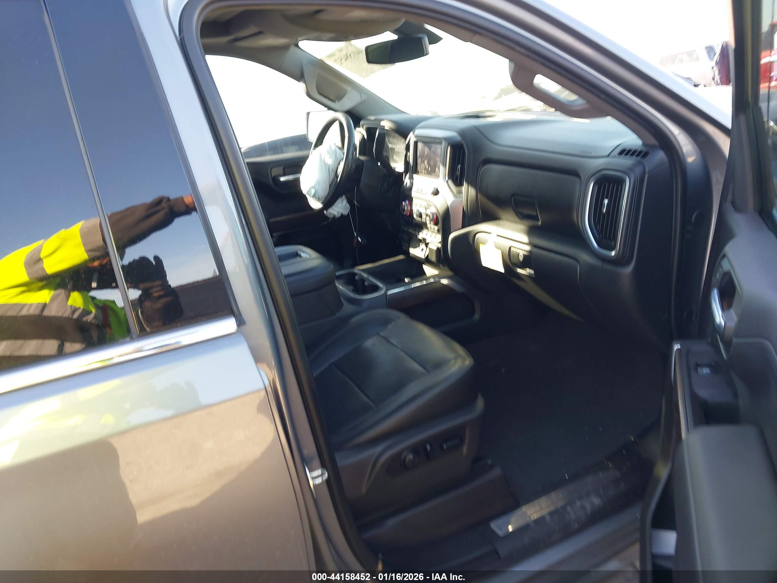 GMC SIERRA image 5