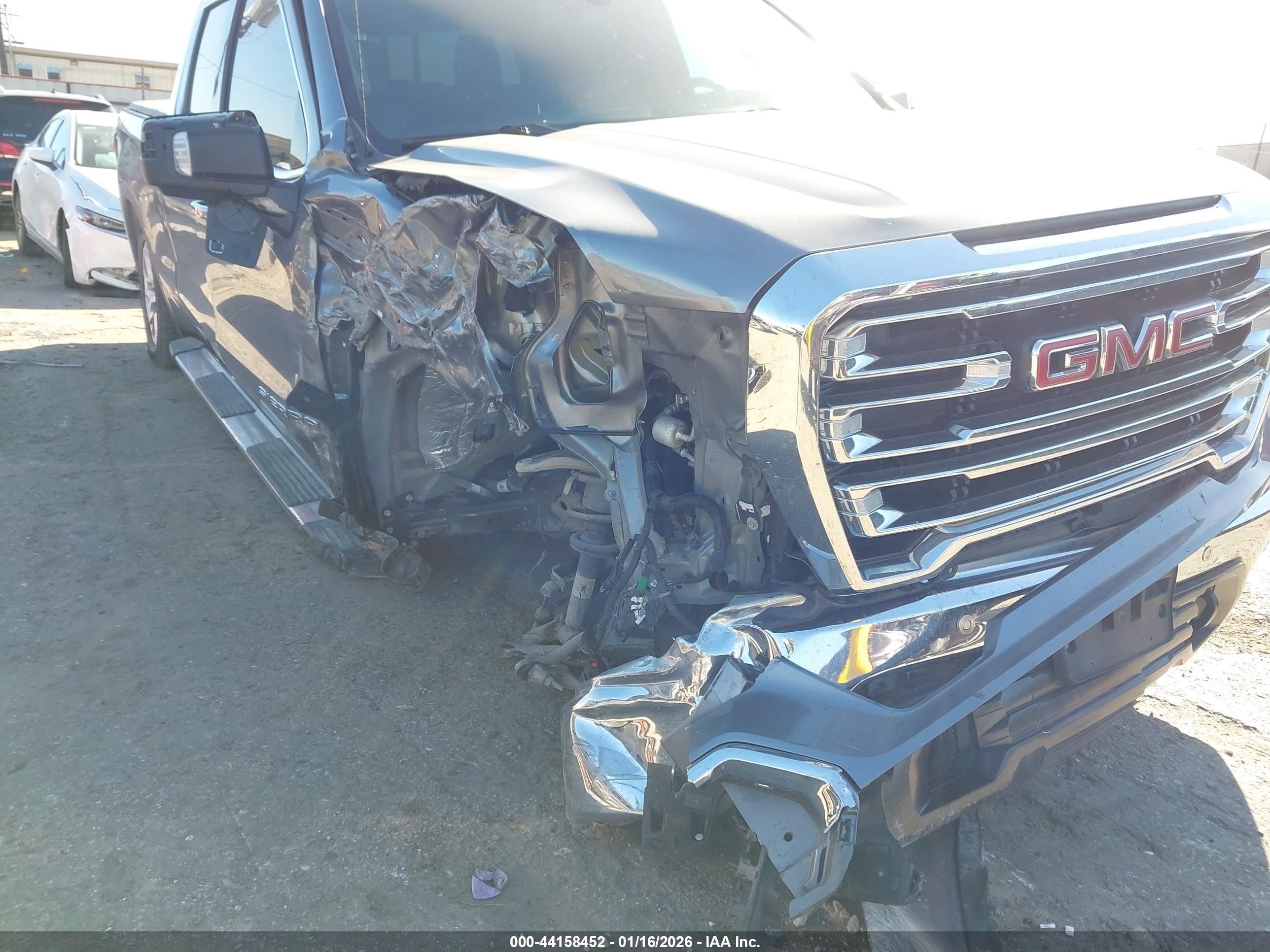 GMC SIERRA image 6