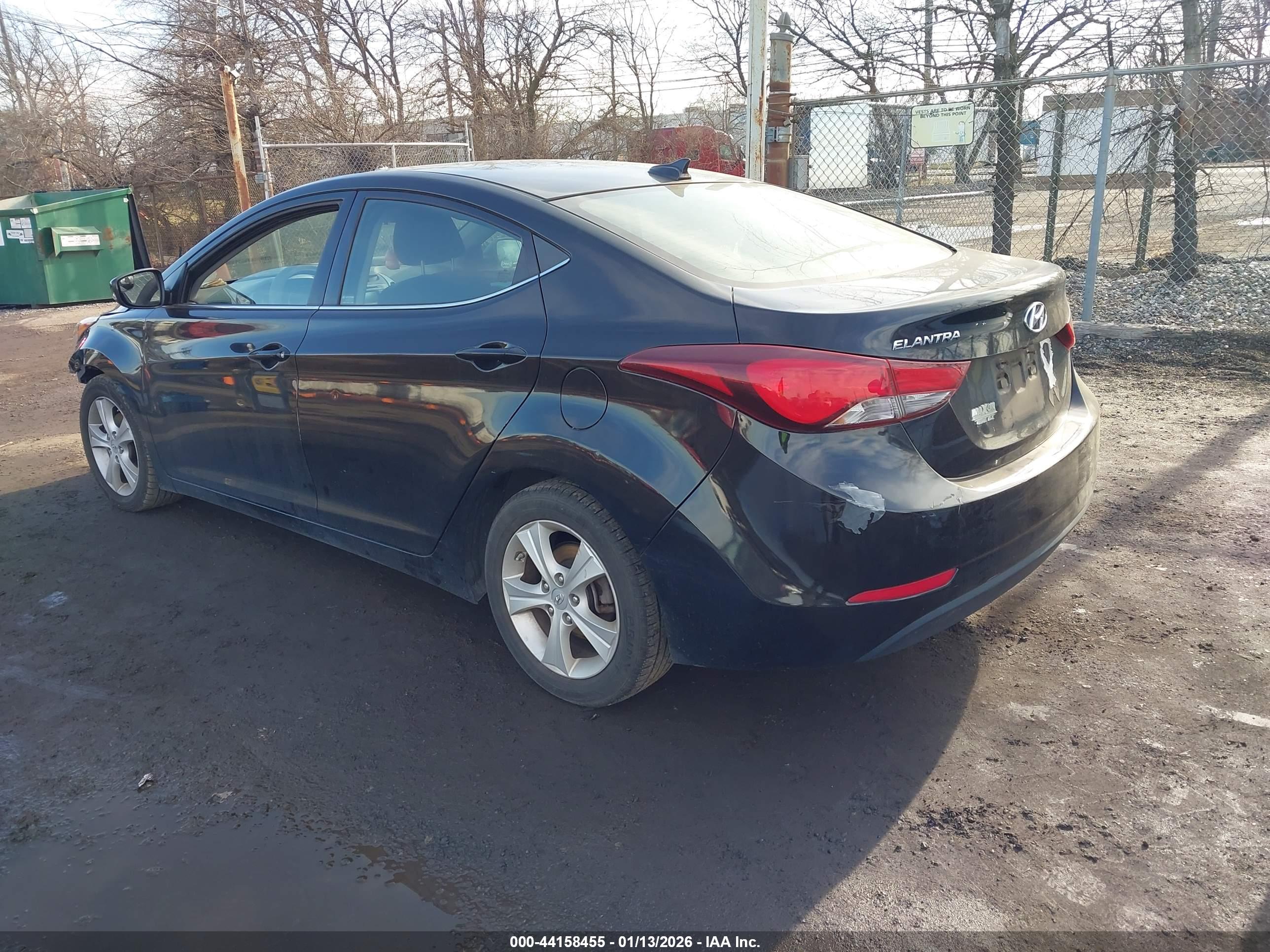 HYUNDAI ELANTRA image 3