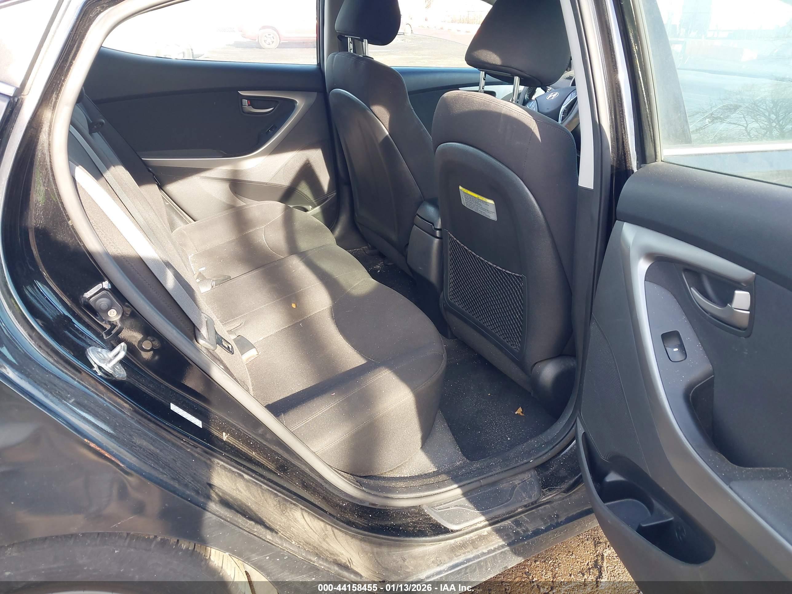HYUNDAI ELANTRA image 5
