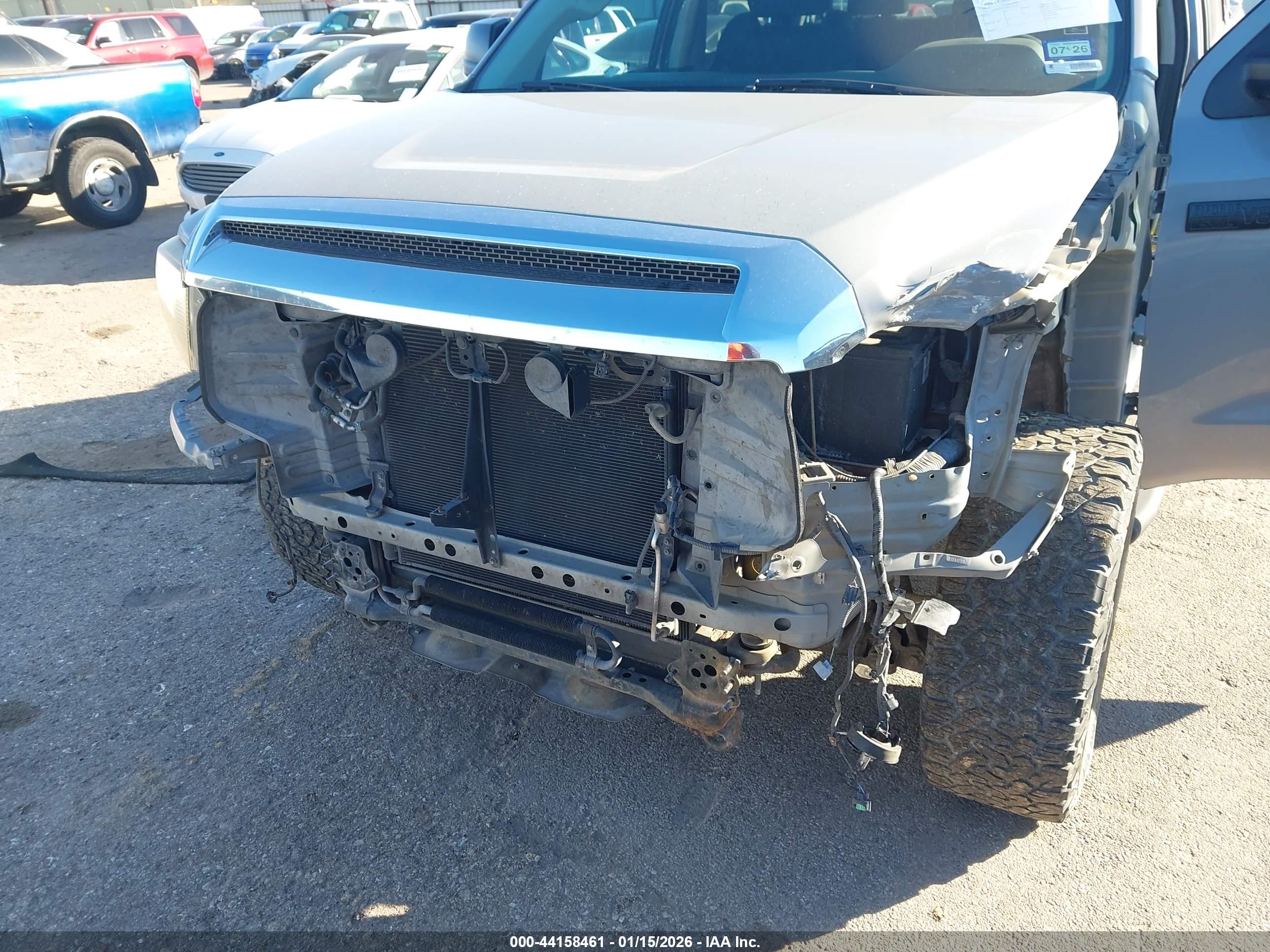 TOYOTA TUNDRA image 6