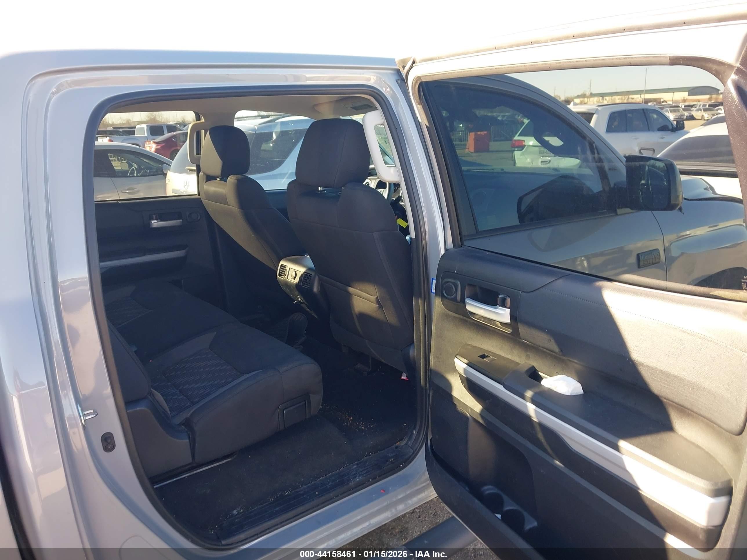 TOYOTA TUNDRA image 8