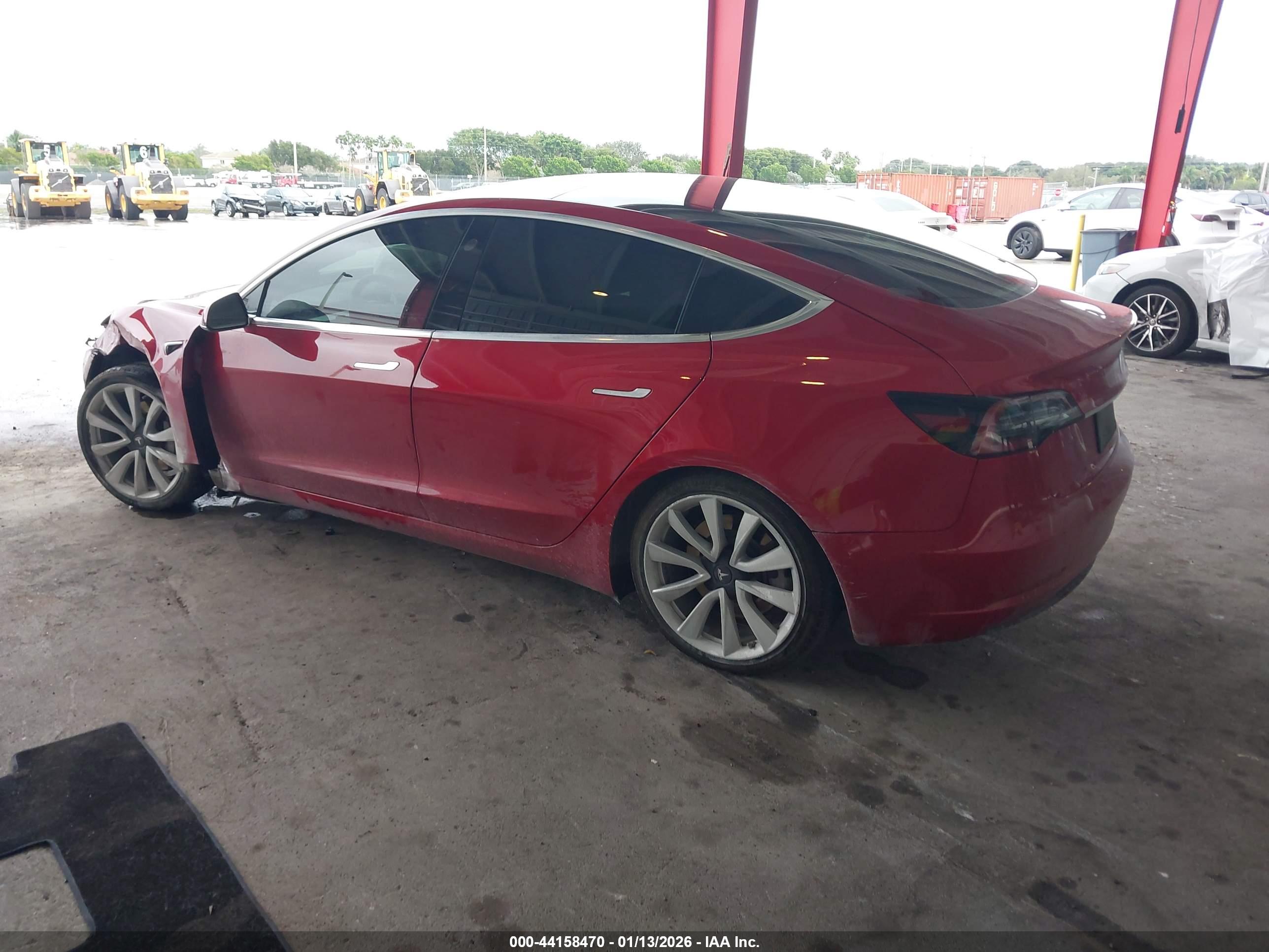 TESLA MODEL image 3