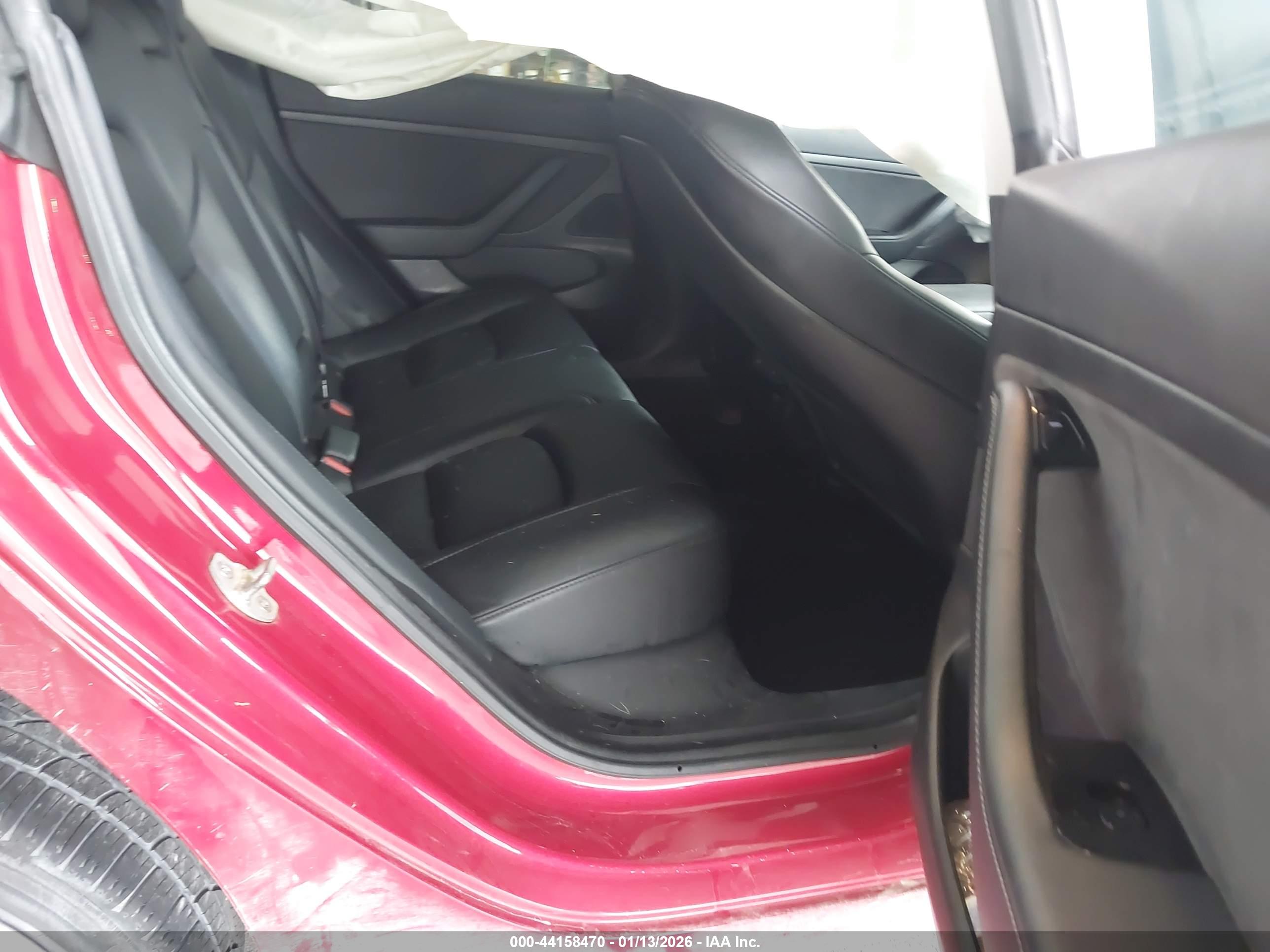 TESLA MODEL image 8