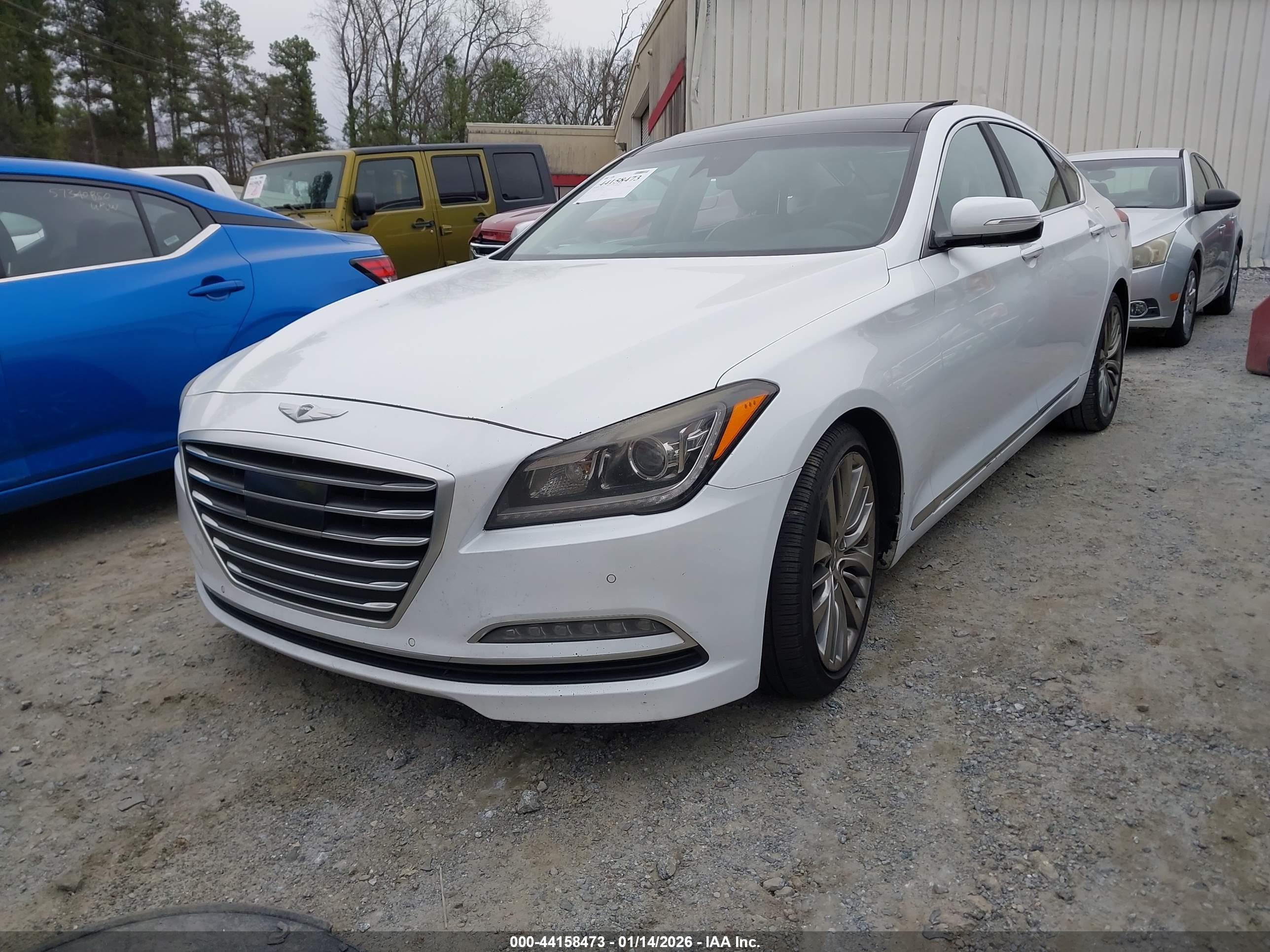 HYUNDAI GENESIS image 2